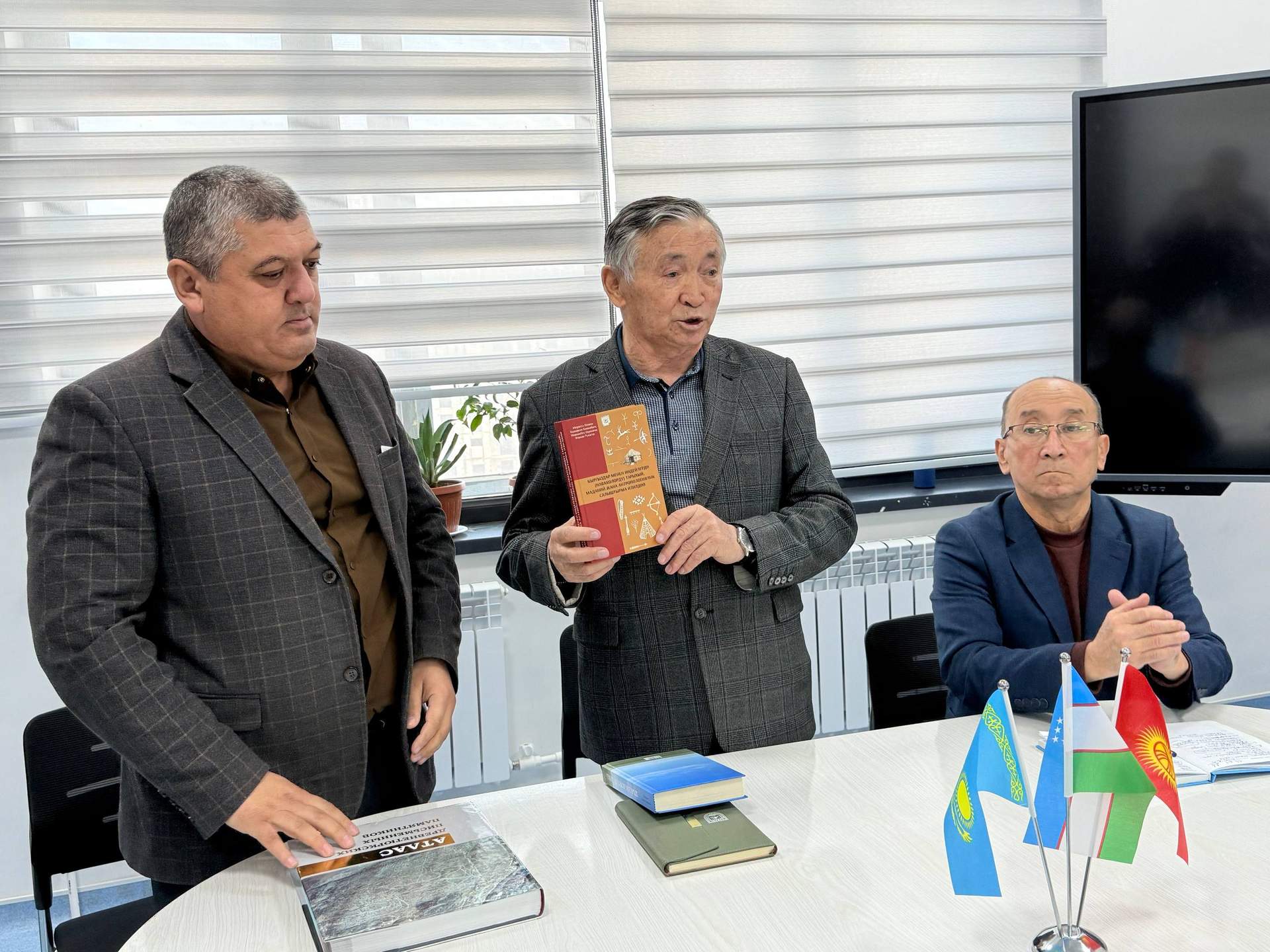 Ijtimoiy fanlar fakultetida xalqaro ilmiy aloqalarni rivojlantirish masalalari muhokama etildi 3