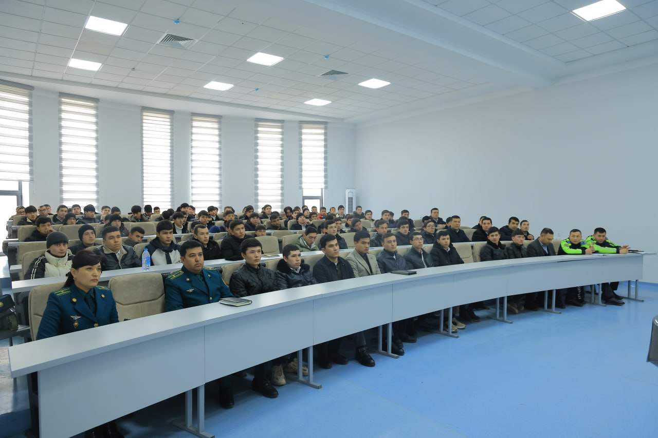 Namangan davlat universiteti Yo‘l harakati xavfsizligi xodimlari bilan hamkorlikda uchrashuv o‘tkazildi. 1