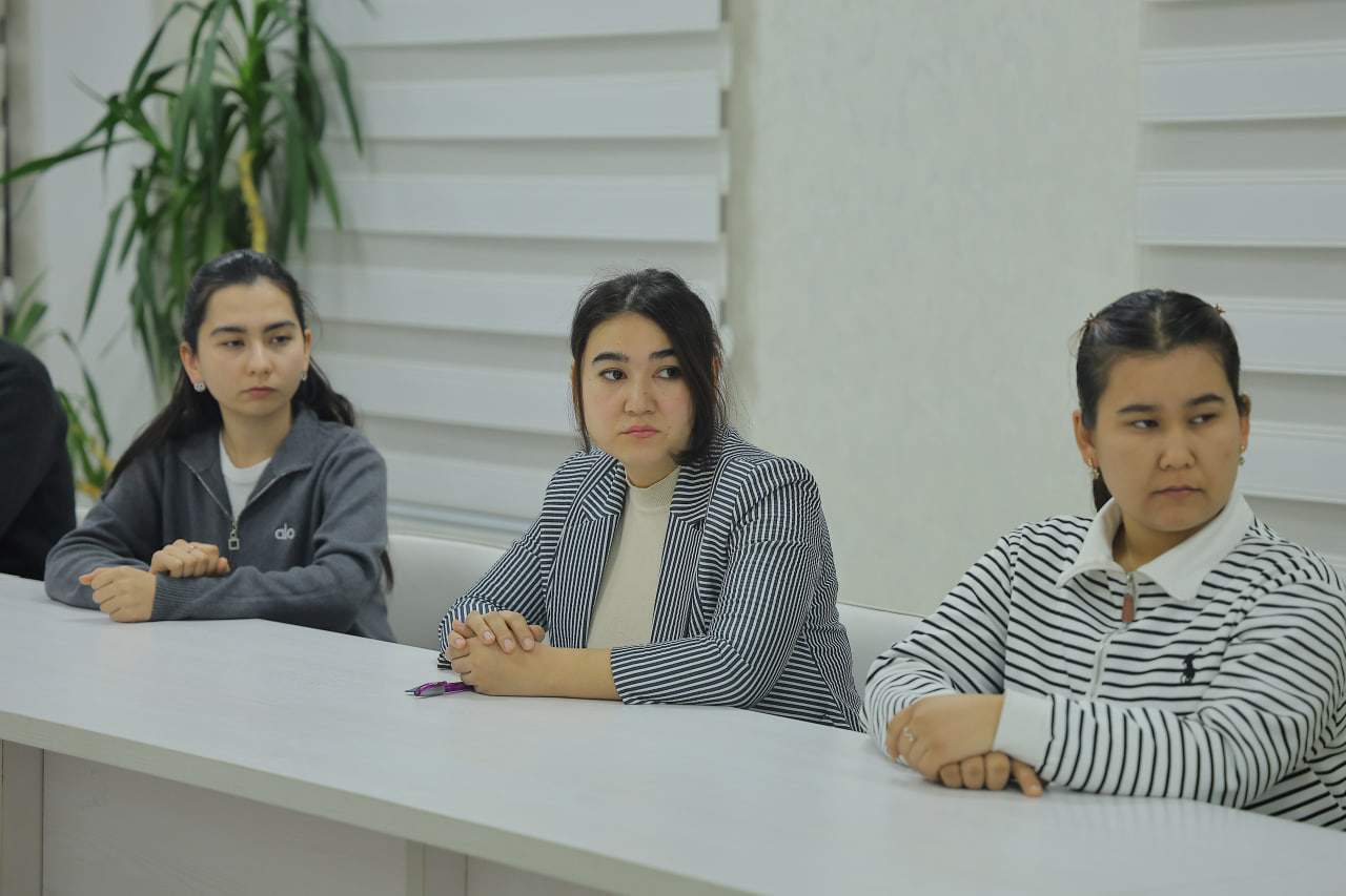 Prezident va nomli davlat stipendiyalari bo‘yicha respublika bosqichi ishtirokchilari bilan uchrashuv o‘tkazildi 1