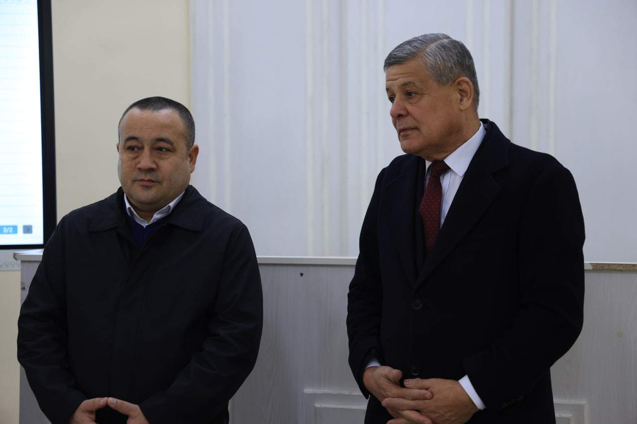 Universitet rektori Jahon tillari fakultetida ta’lim jarayonlari bilan tanishdi 1