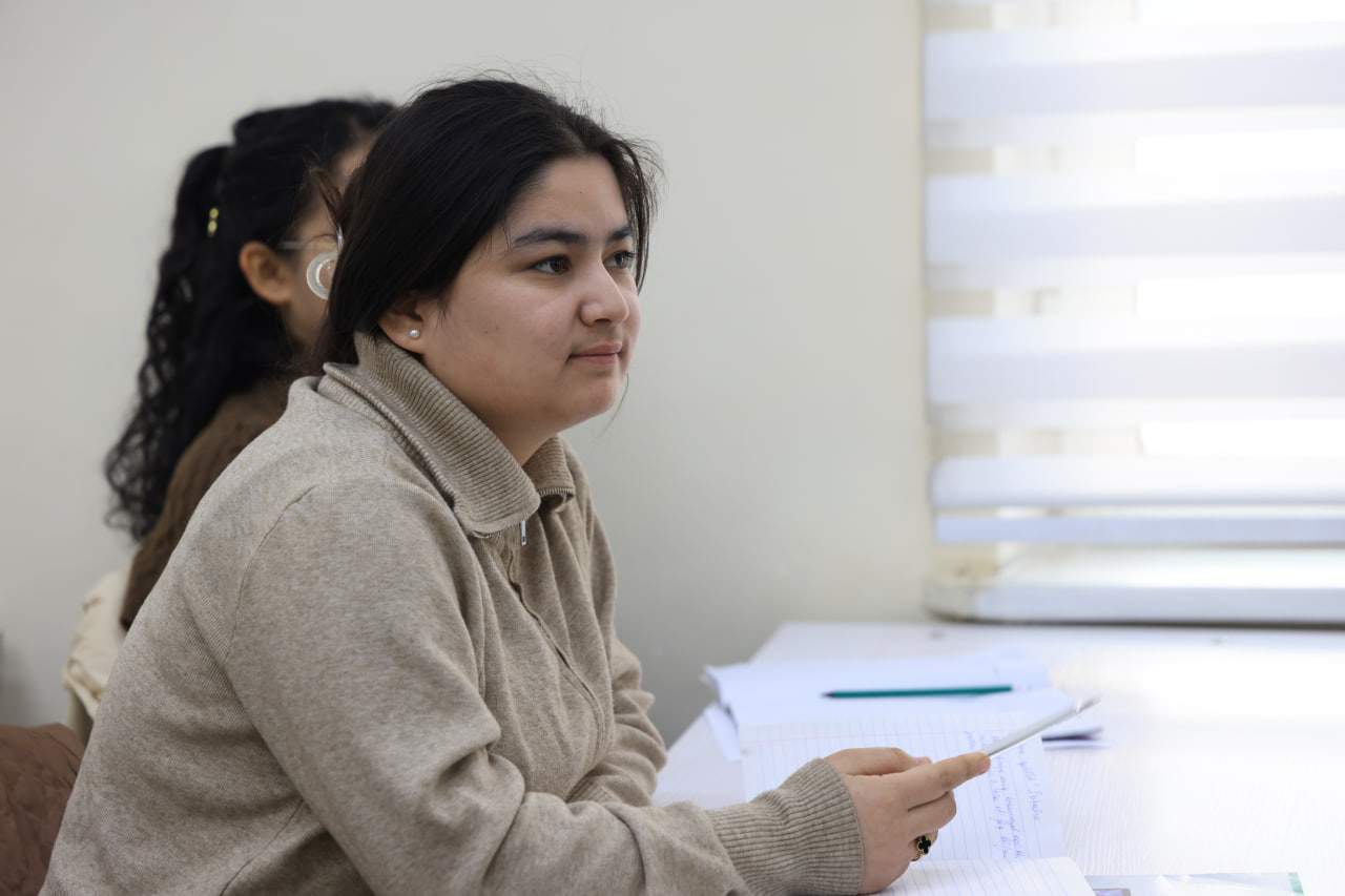 Universitet rektori Jahon tillari fakultetida ta’lim jarayonlari bilan tanishdi 2