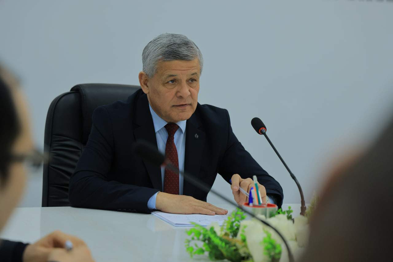 Universitet rektori Fizika-matematika fakulteti jamoasi bilan uchrashdi 1