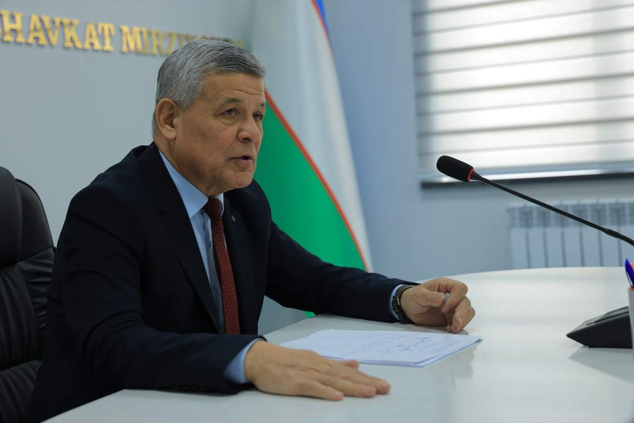 Universitet rektori Fizika-matematika fakulteti jamoasi bilan uchrashdi 5