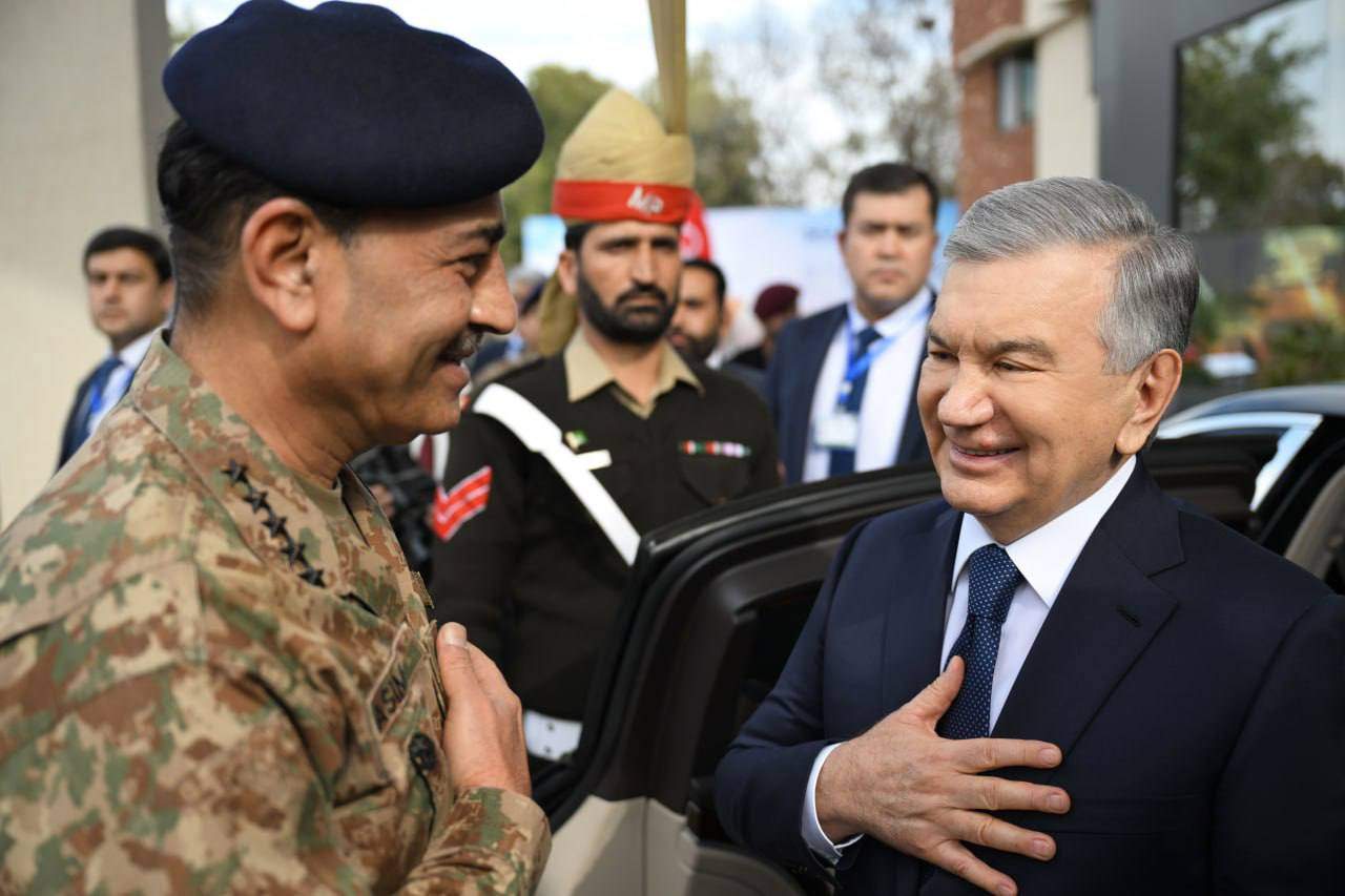 Oʻzbekiston Prezidenti Pokistonning harbiy sanoati salohiyati bilan tanishdi 2