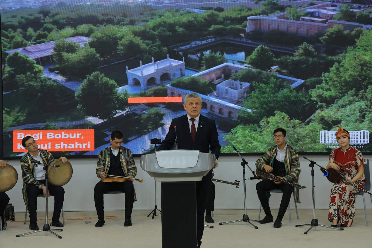 Universitetda Mir Alisher Navoiy tavalludining 585 yilligi munosabati bilan ma’naviy-ma’rifiy tadbir o‘tkazildi (1-qism) 8