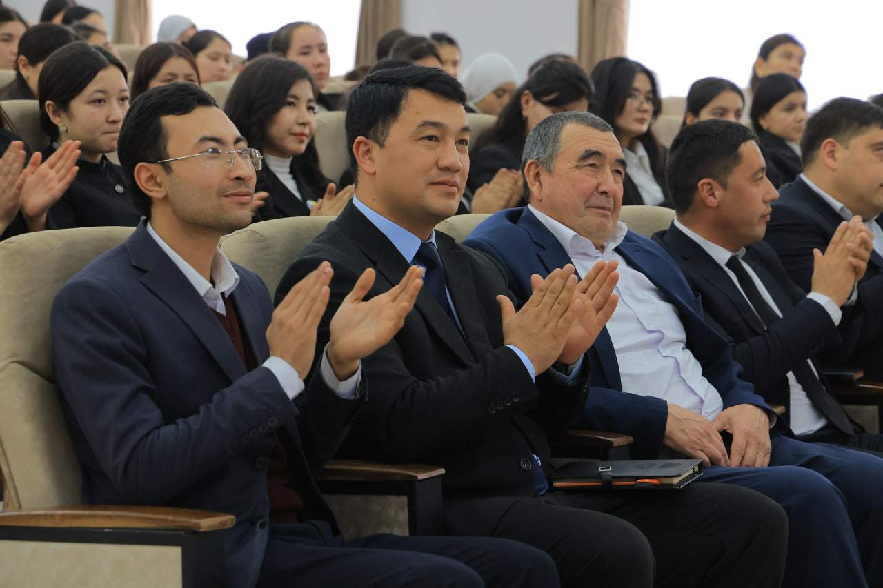 Universitetda Mir Alisher Navoiy tavalludining 585 yilligi munosabati bilan ma’naviy-ma’rifiy tadbir o‘tkazildi (4-qism) 3