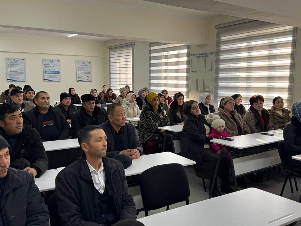 Talabalarning ota onalari bilan yig'ilish o'tkazildi 1