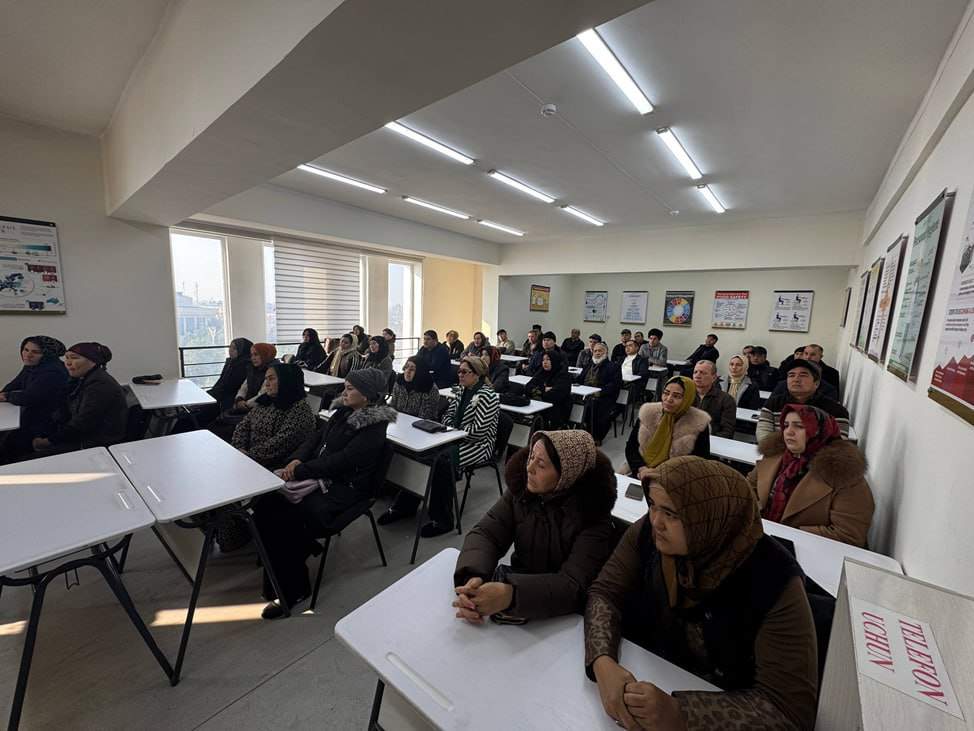 Talabalarning ota onalari bilan yig'ilish o'tkazildi 3