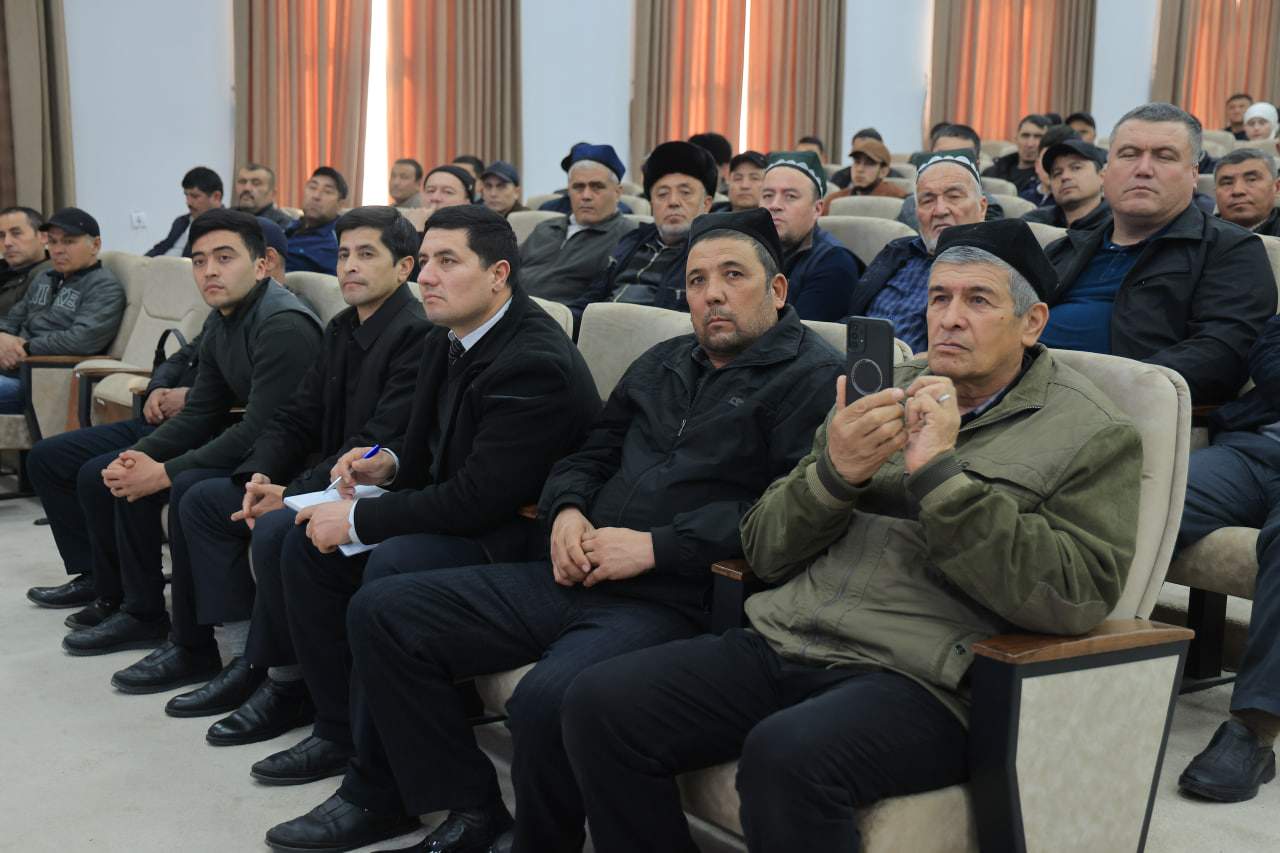 Fizika-matematika fakultetida tahsil olayotgan 1–2-bosqich talabalari ota-onalari uchun navbatdagi yig‘ilish bo‘lib o‘tdi. 2