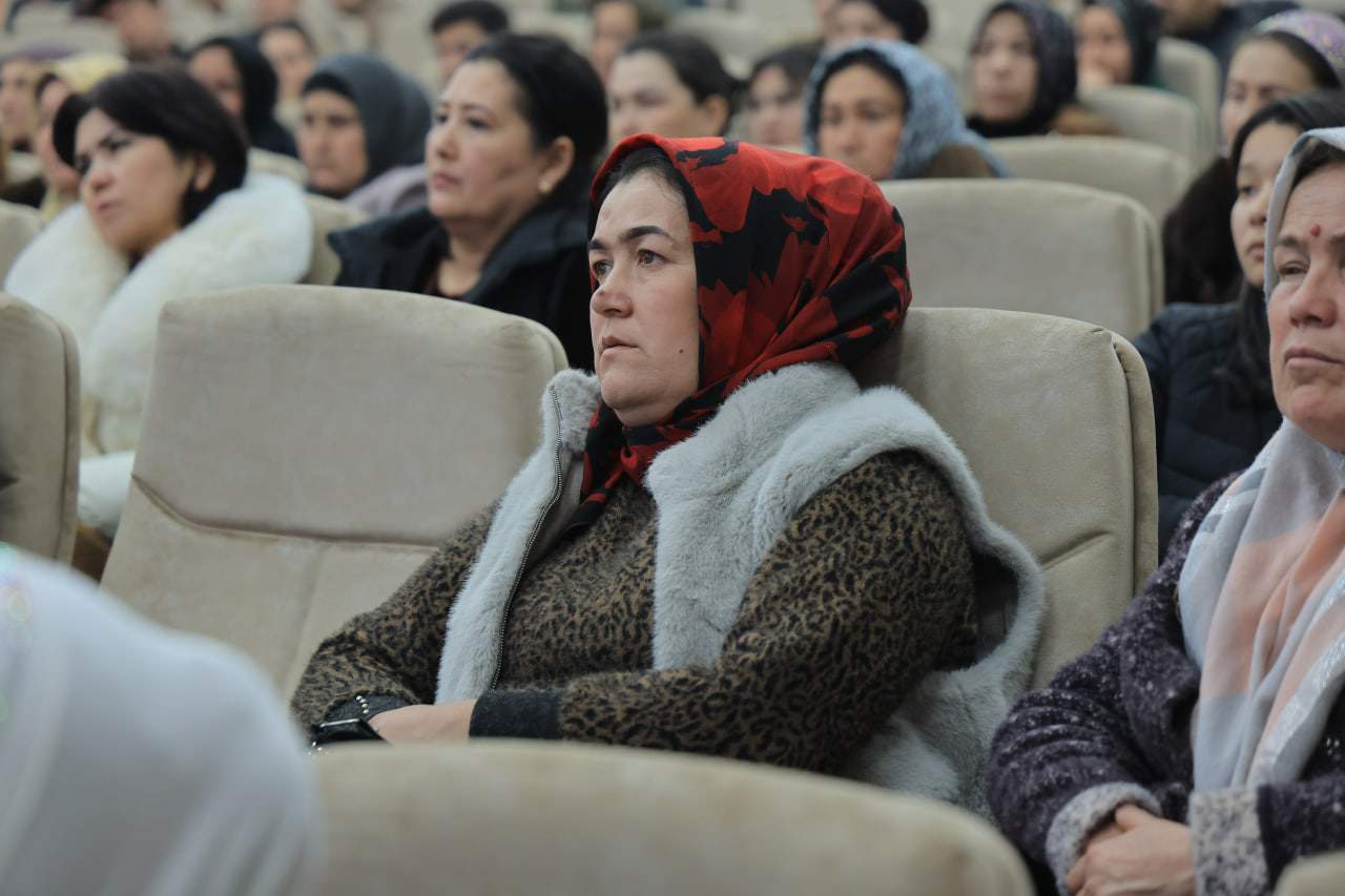 Fizika-matematika fakultetida tahsil olayotgan 1–2-bosqich talabalari ota-onalari uchun navbatdagi yig‘ilish bo‘lib o‘tdi. 6