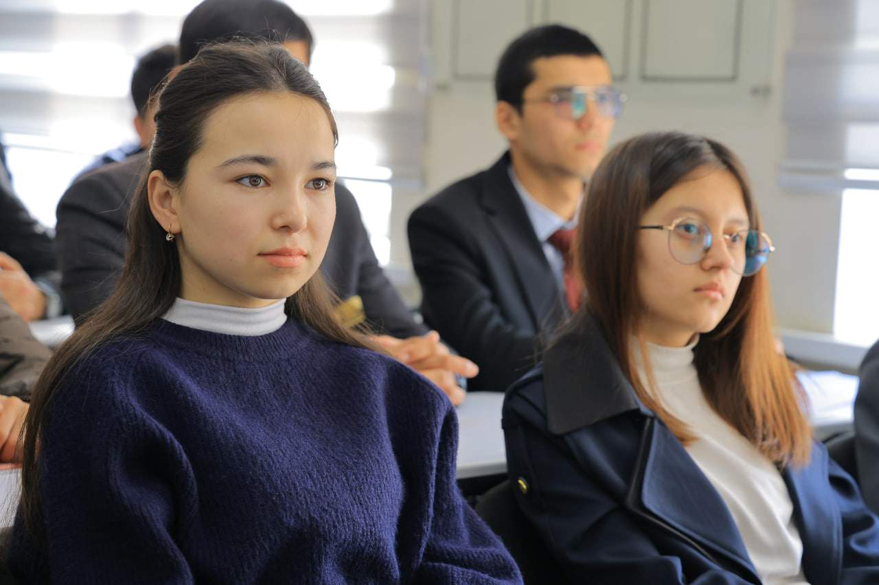 Iqtisodiyot fakultetida “Giyohvandlikning iqtisodiy oqibatlari” mavzusida davra suhbati o‘tkazildi 5