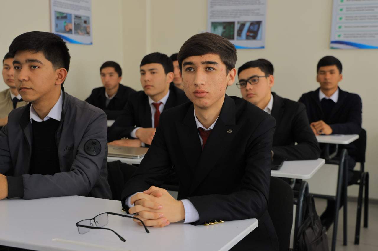 Iqtisodiyot fakultetida “Giyohvandlikning iqtisodiy oqibatlari” mavzusida davra suhbati o‘tkazildi 6