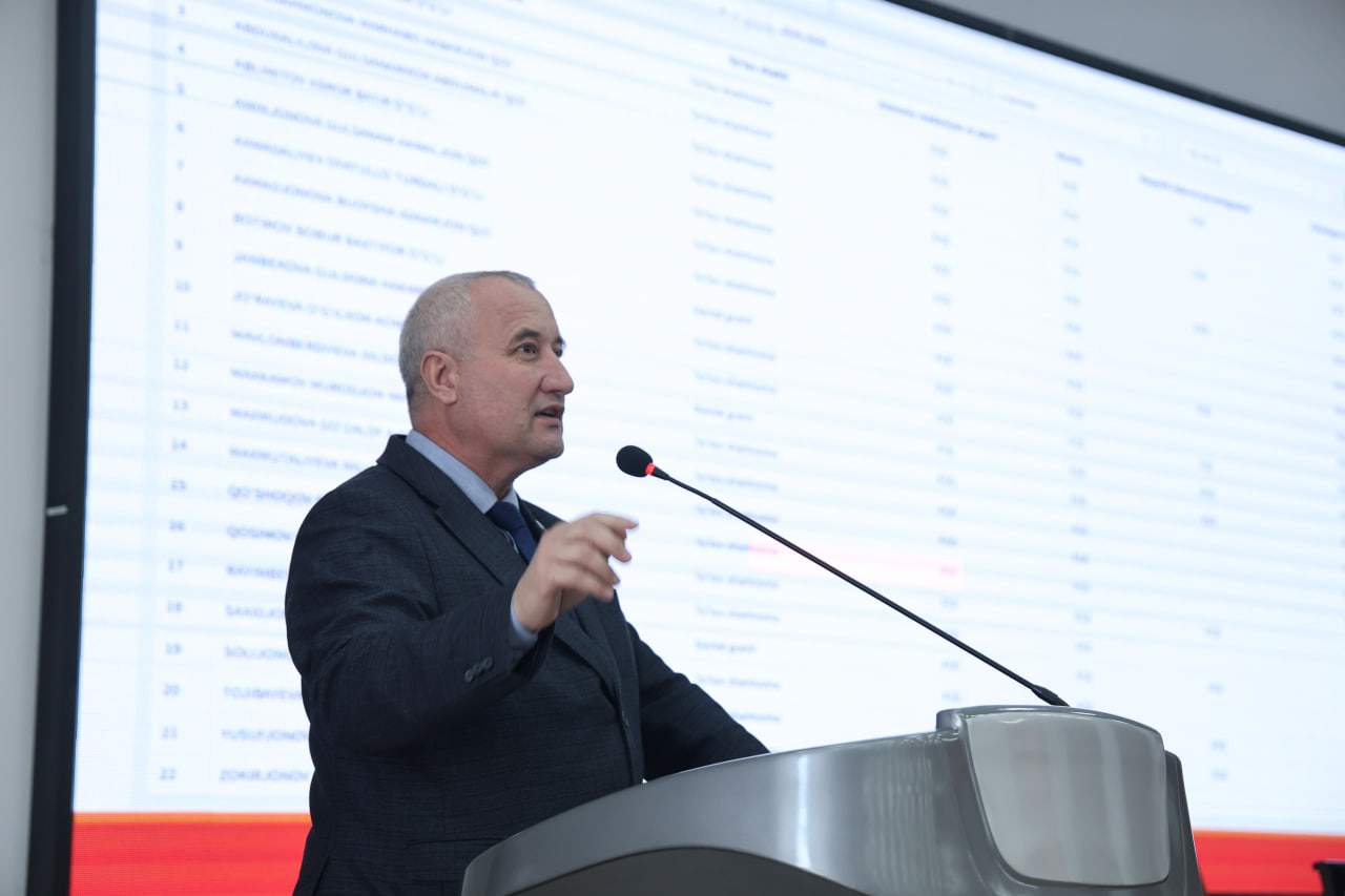 Ijtimoiy fanlar fakultetida tahsil olayotgan 1–2-bosqich talabalari ota-onalari uchun navbatdagi yig‘ilish bo‘lib o‘tdi. 4