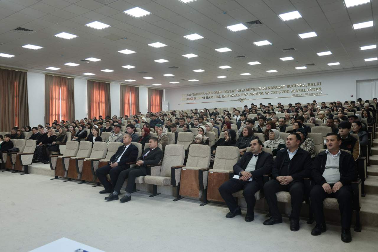 Ijtimoiy fanlar fakultetida tahsil olayotgan 1–2-bosqich talabalari ota-onalari uchun navbatdagi yig‘ilish bo‘lib o‘tdi. 5