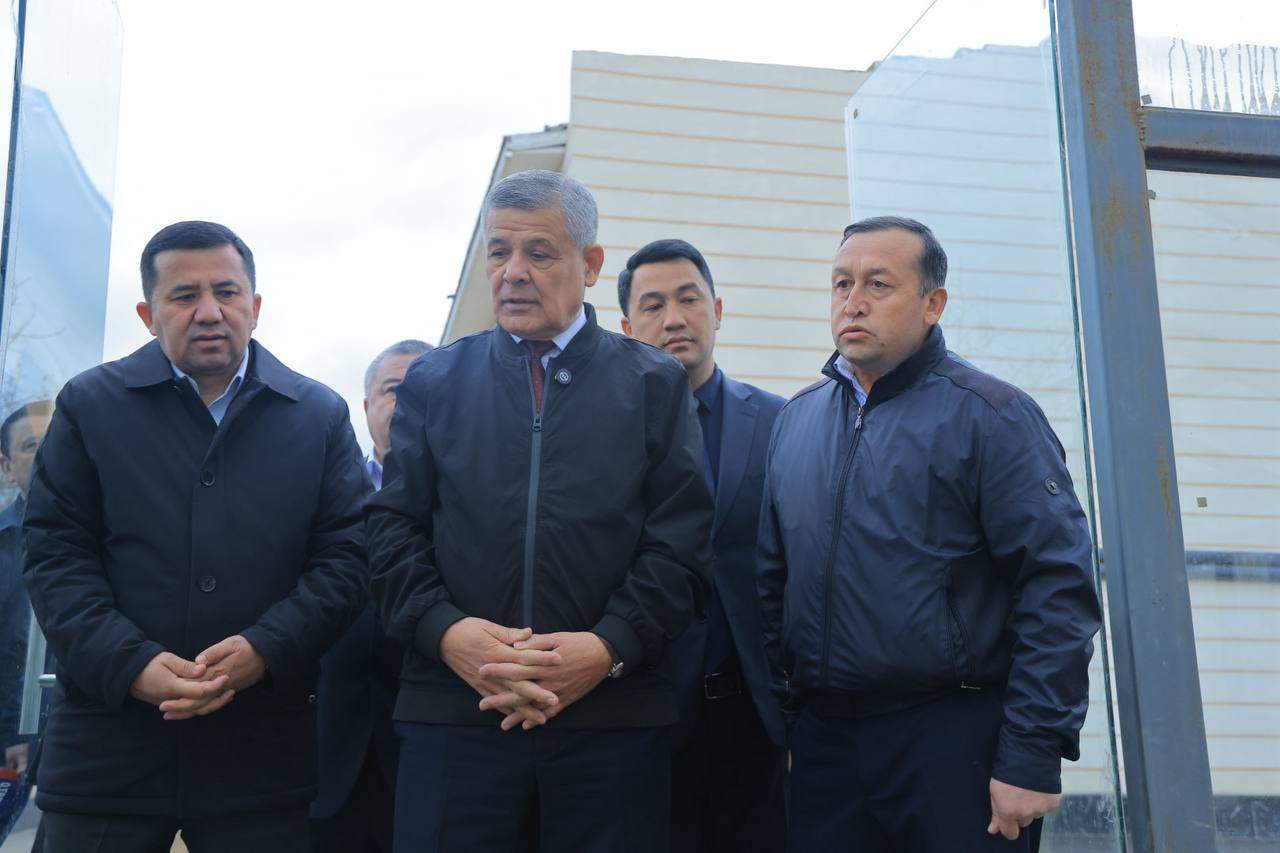 Namangan davlat universiteti rektori Abdug‘affor Qirg‘izboyev Biotexnologiya fakulteti tasarrufidagi issiqxona faoliyati bilan yaqindan tanishdi. 1