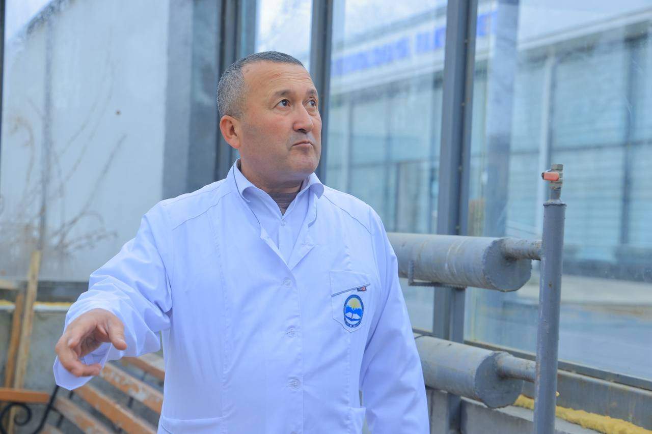 Namangan davlat universiteti rektori Abdug‘affor Qirg‘izboyev Biotexnologiya fakulteti tasarrufidagi issiqxona faoliyati bilan yaqindan tanishdi. 2