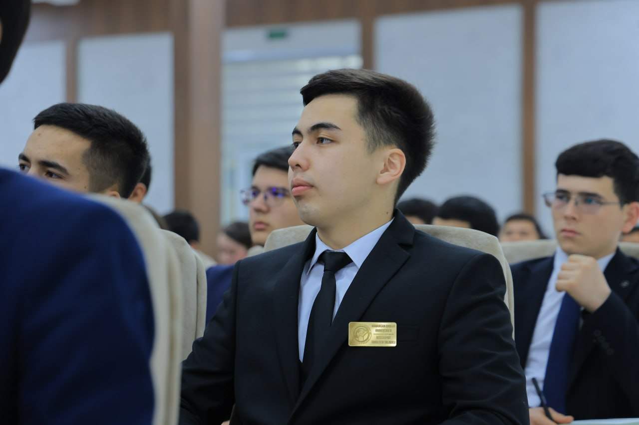 “Yoshlar kuni” doirasida Namangan davlat universitetida ochiq muloqot tashkil etildi 7