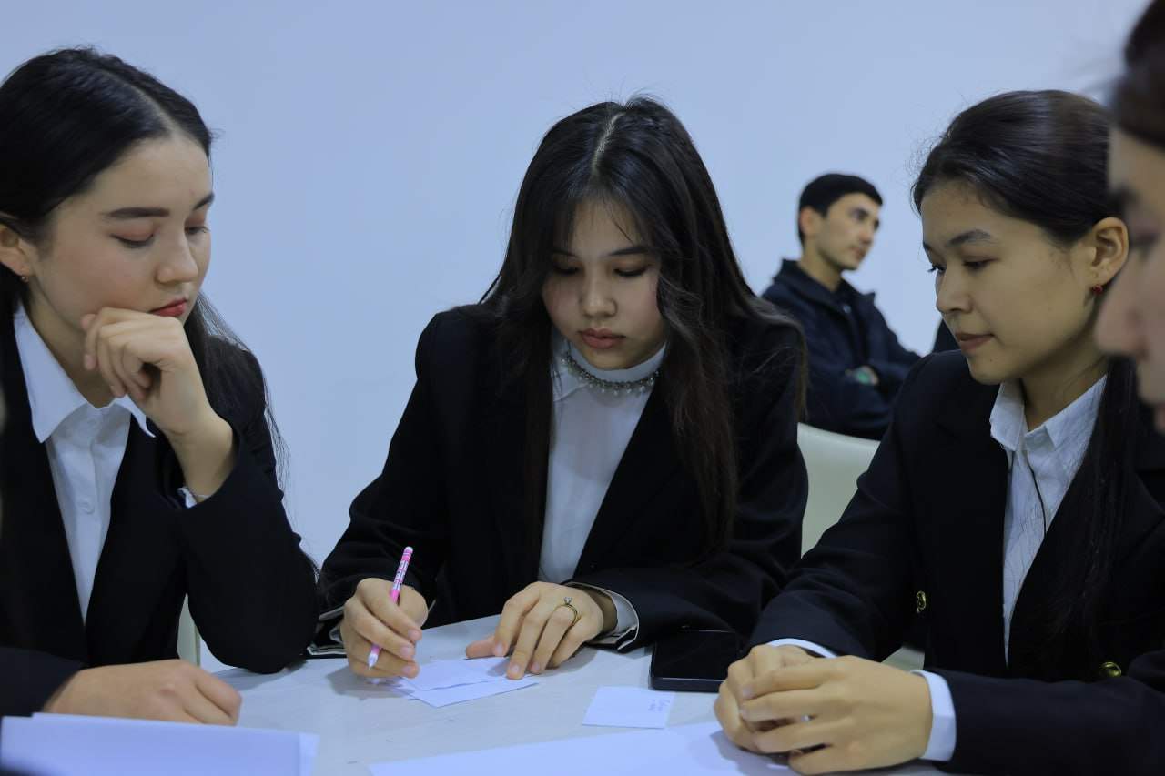 “Yoshlar kuni” doirasida Zakovat musobaqasi o‘tkazildi 3