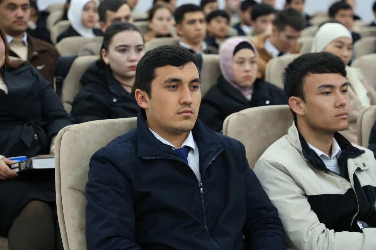 Namangan davlat universitetida “Rahbar va yoshlar” uchrashuvi o‘tkazildi. 4