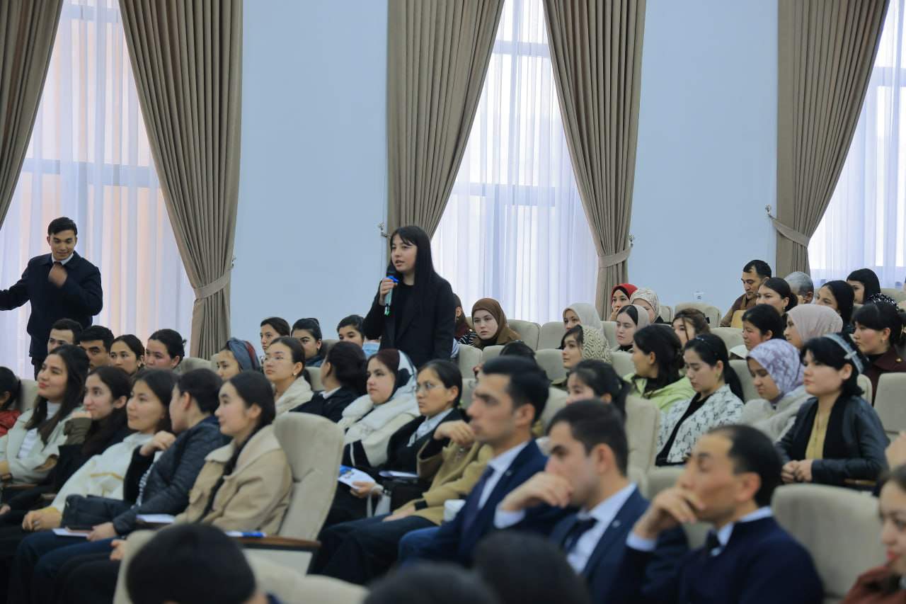 Namangan davlat universitetida “Rahbar va yoshlar” uchrashuvi o‘tkazildi. 6