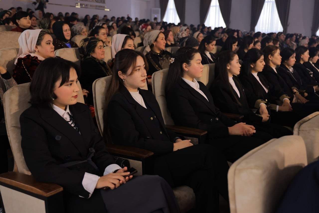 Namangan davlat  universitetida 8-mart – Xalqaro xotin-qizlar kuni munosabati bilan tantanali bayram bo‘lib o‘tdi. 8