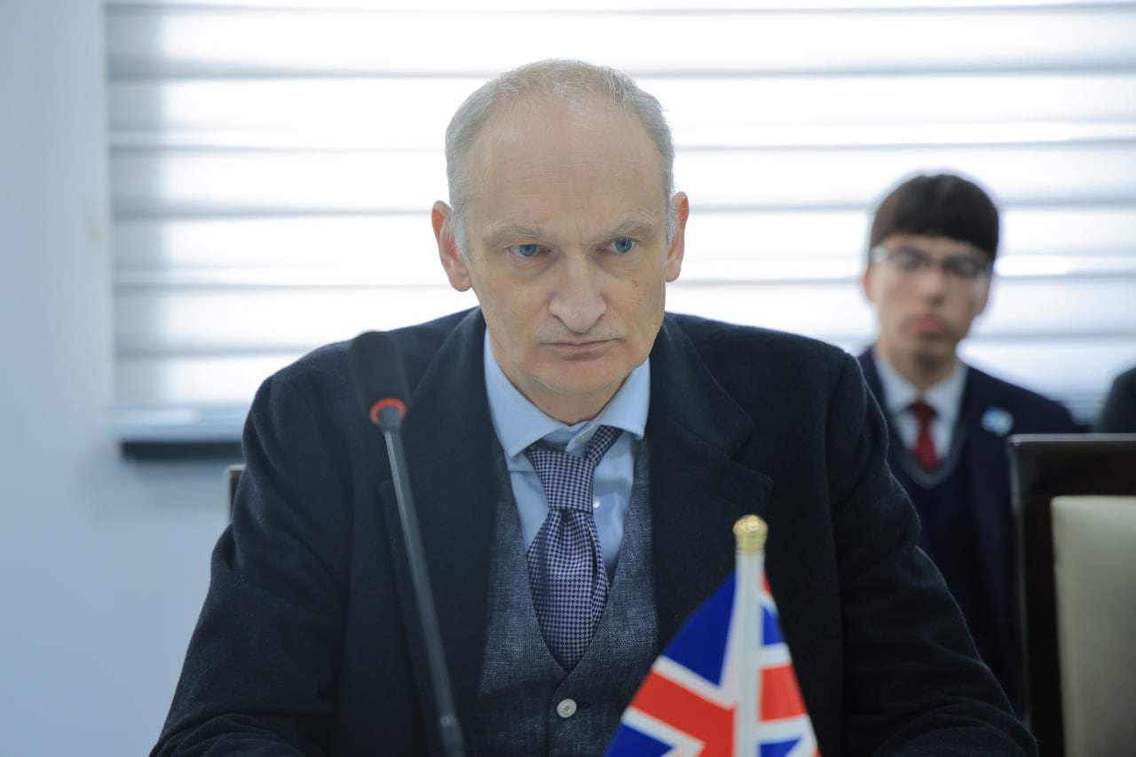 A meeting with a professor from Newcastle University was held at Namangan State University 3