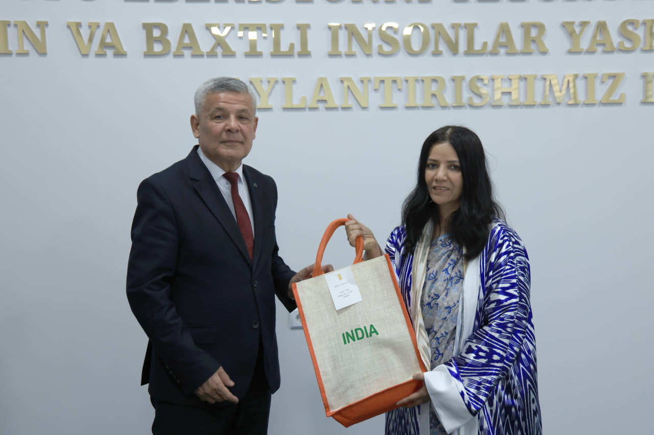 The Rector of Namangan State University held a meeting with the Ambassador Extraordinary and Plenipotentiary of the Republic of India to the Republic of Uzbekistan. 4