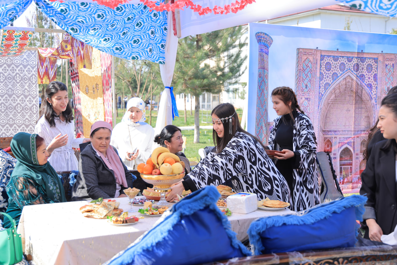 Namangan davlat universitetida Navro‘z umumxalq bayrami ko‘tarinki ruhda nishonlandi. 4