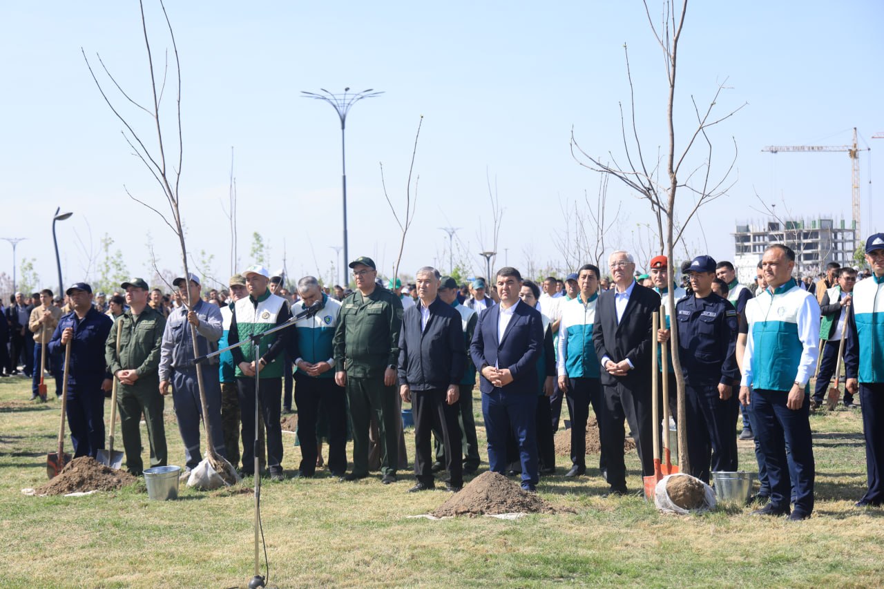 Namangan davlat universiteti rektori boshchiligidagi universitet jamoasi “Yashil makon” umummilliy loyihasi doirasida koʻchat ekish tadbirida ishtirok etdi. 4