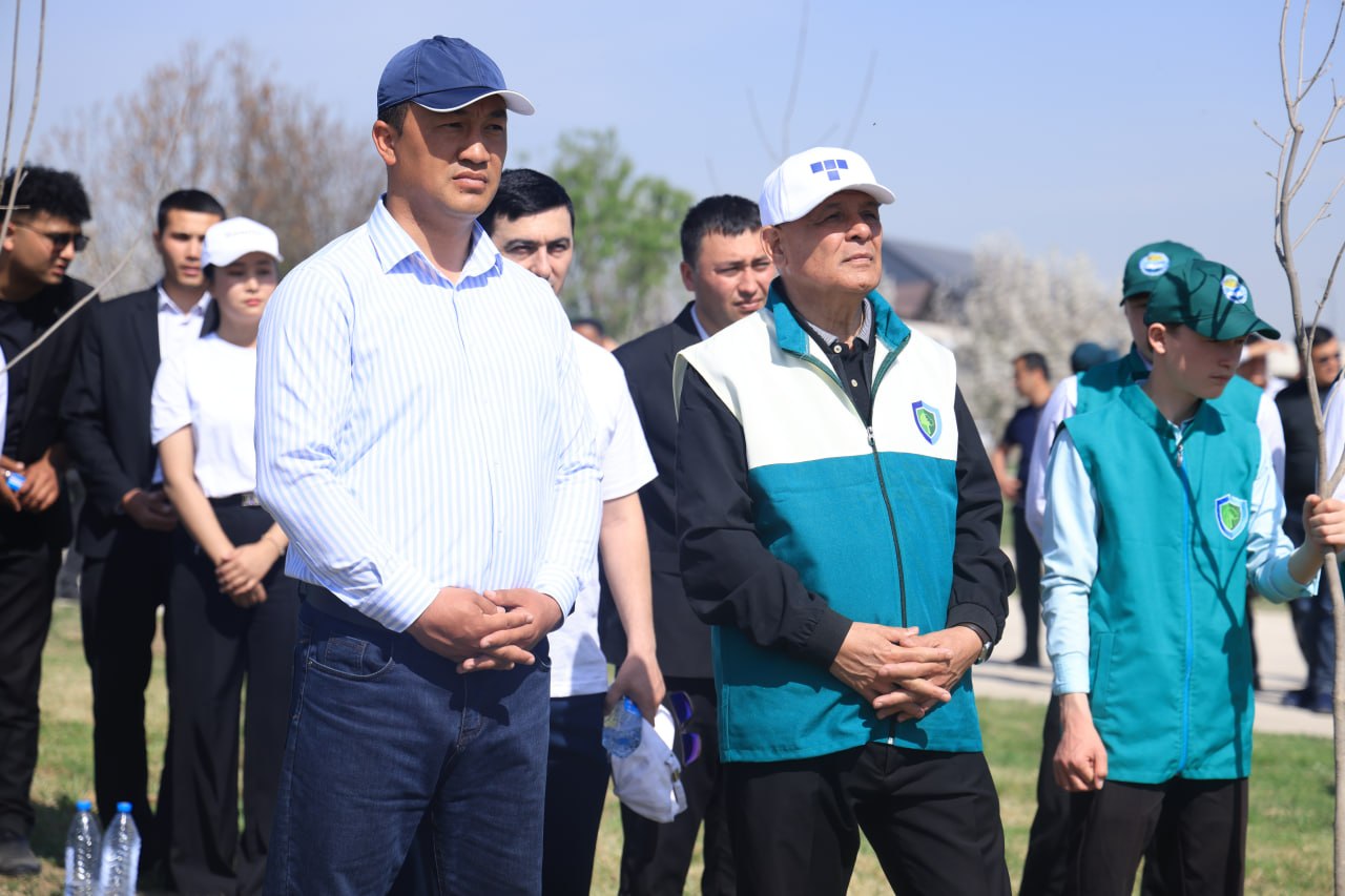 Namangan davlat universiteti rektori boshchiligidagi universitet jamoasi “Yashil makon” umummilliy loyihasi doirasida koʻchat ekish tadbirida ishtirok etdi. 5