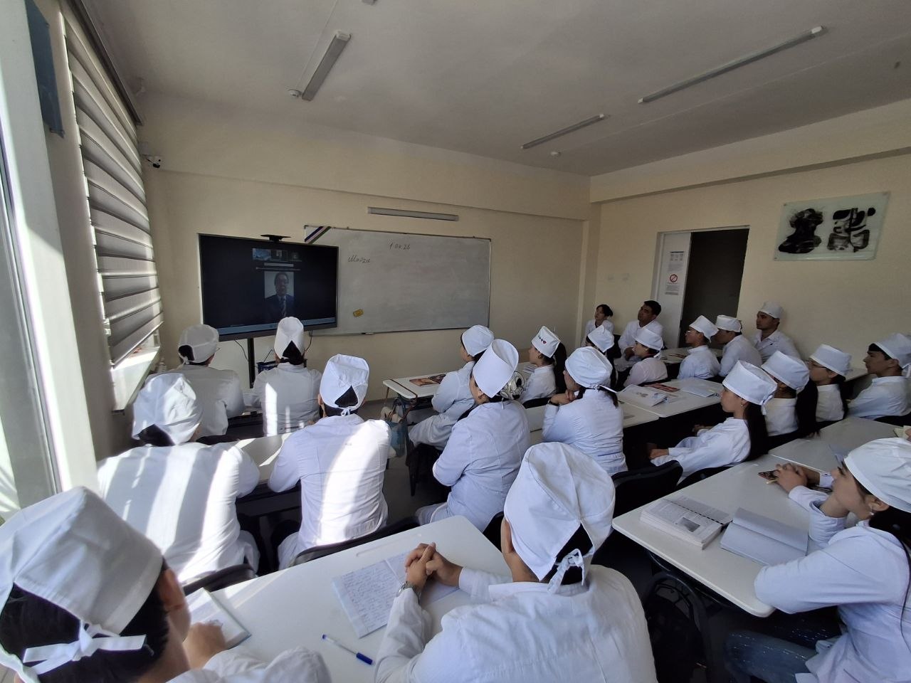 An online meeting with Professor Pazliddin Kobilov of the University of Toronto (Canada) was held at the Medical Faculty of Namangan State University. 1