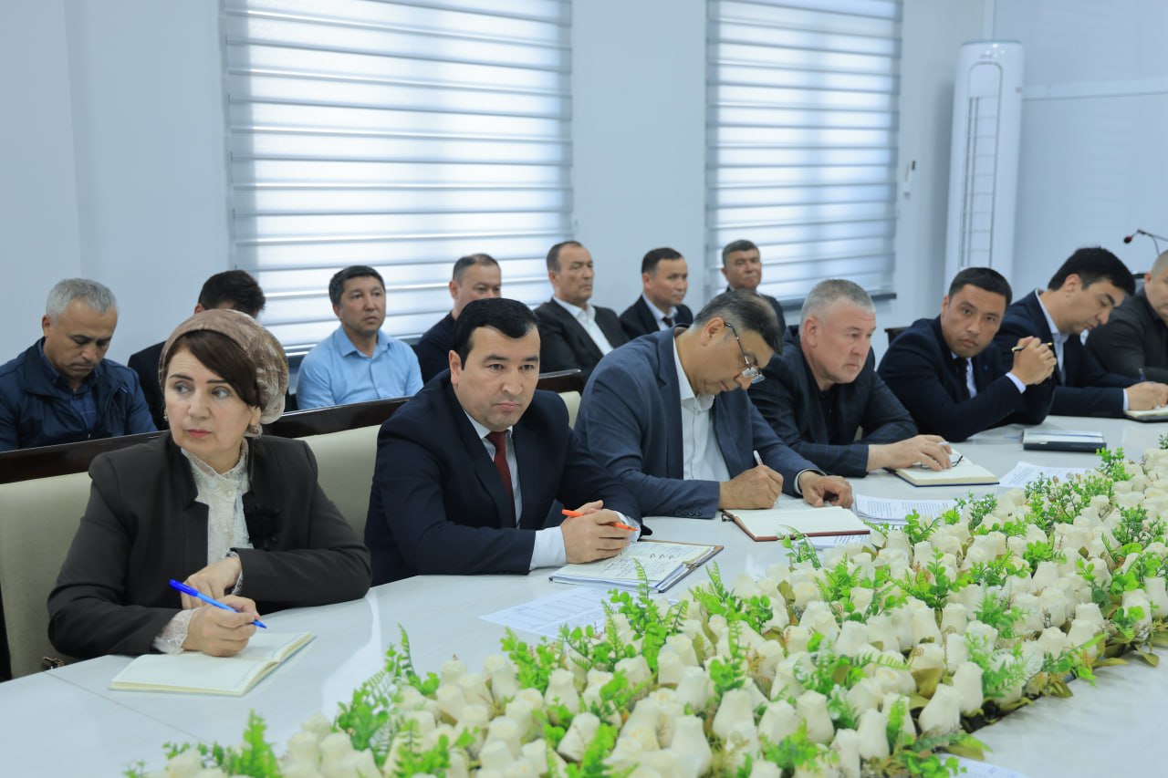 A regular staff meeting was held at Namangan State University. 1