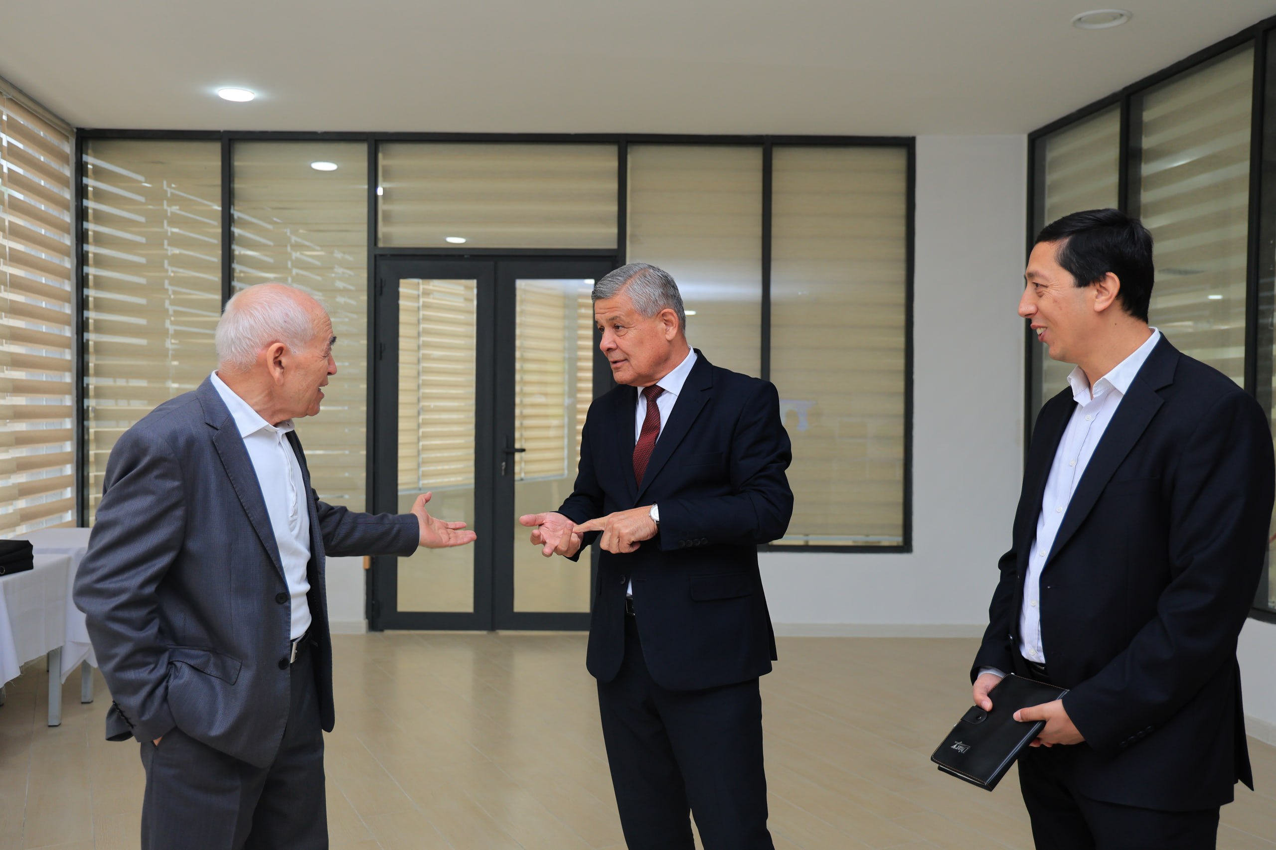 Namangan davlat universiteti rektori «Axsikent arxeologik yodgorligi» majmuasiga tashrif buyurdi 2