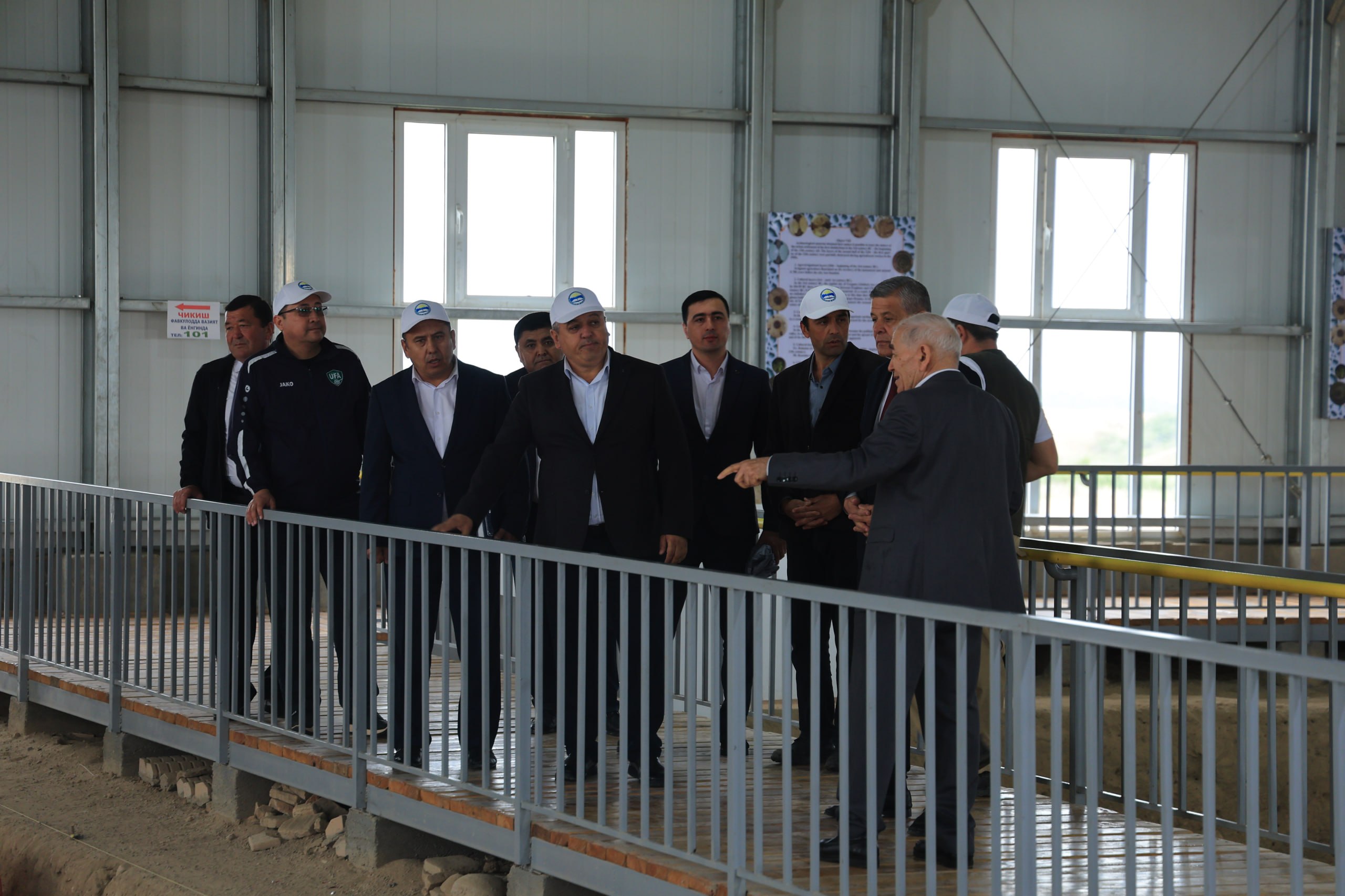 Namangan davlat universiteti rektori «Axsikent arxeologik yodgorligi» majmuasiga tashrif buyurdi 7