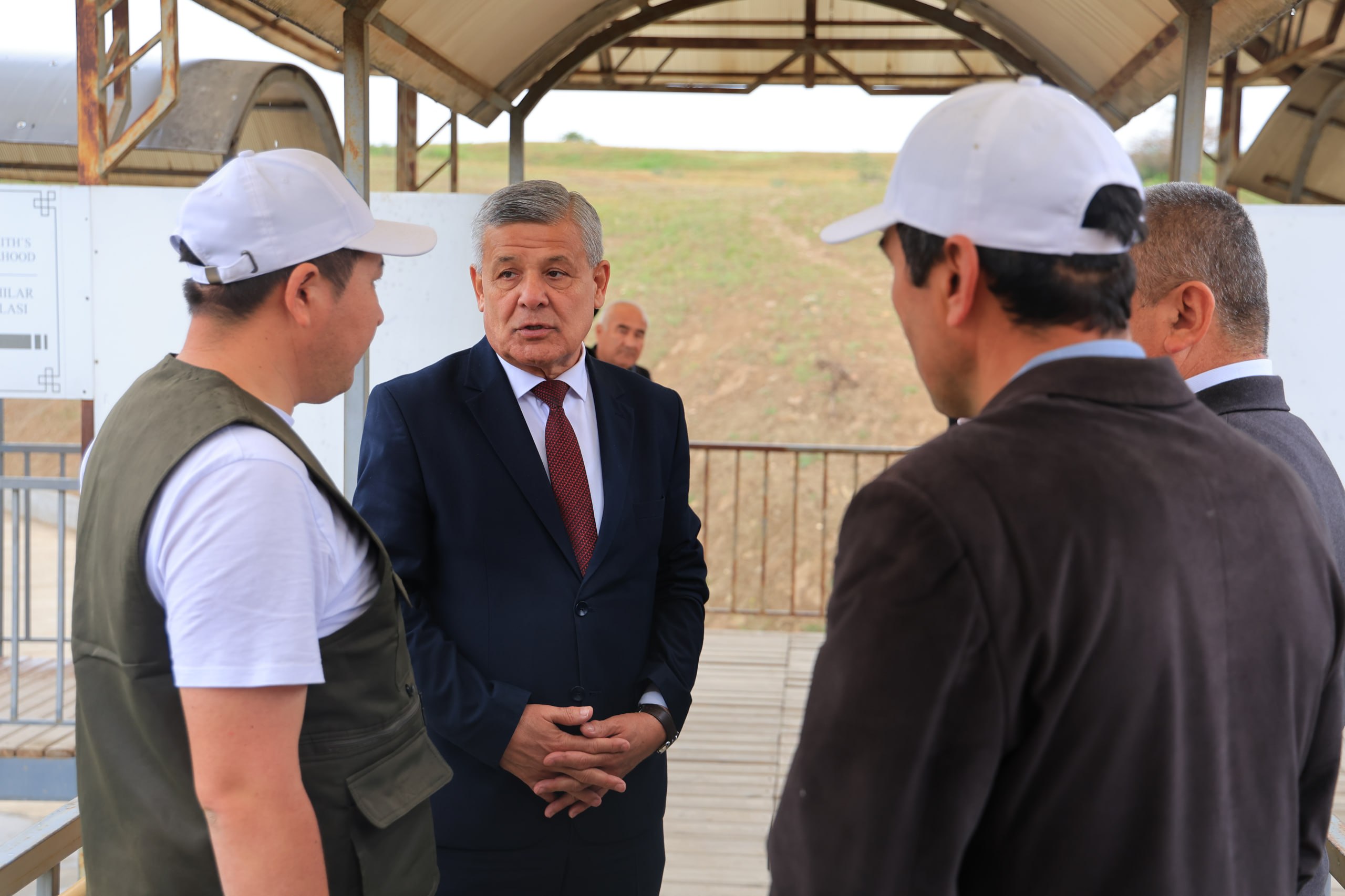 Namangan davlat universiteti rektori «Axsikent arxeologik yodgorligi» majmuasiga tashrif buyurdi 9