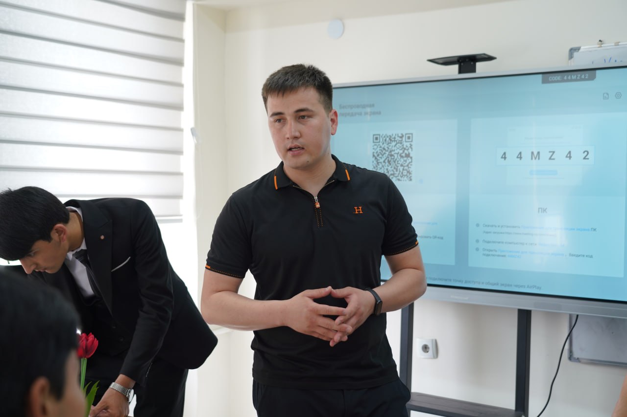 Iqtisodiyot fakultetida “Sun’iy intellektning zulmatli tomoni” mavzusida davra suhbati o‘tkazildi.