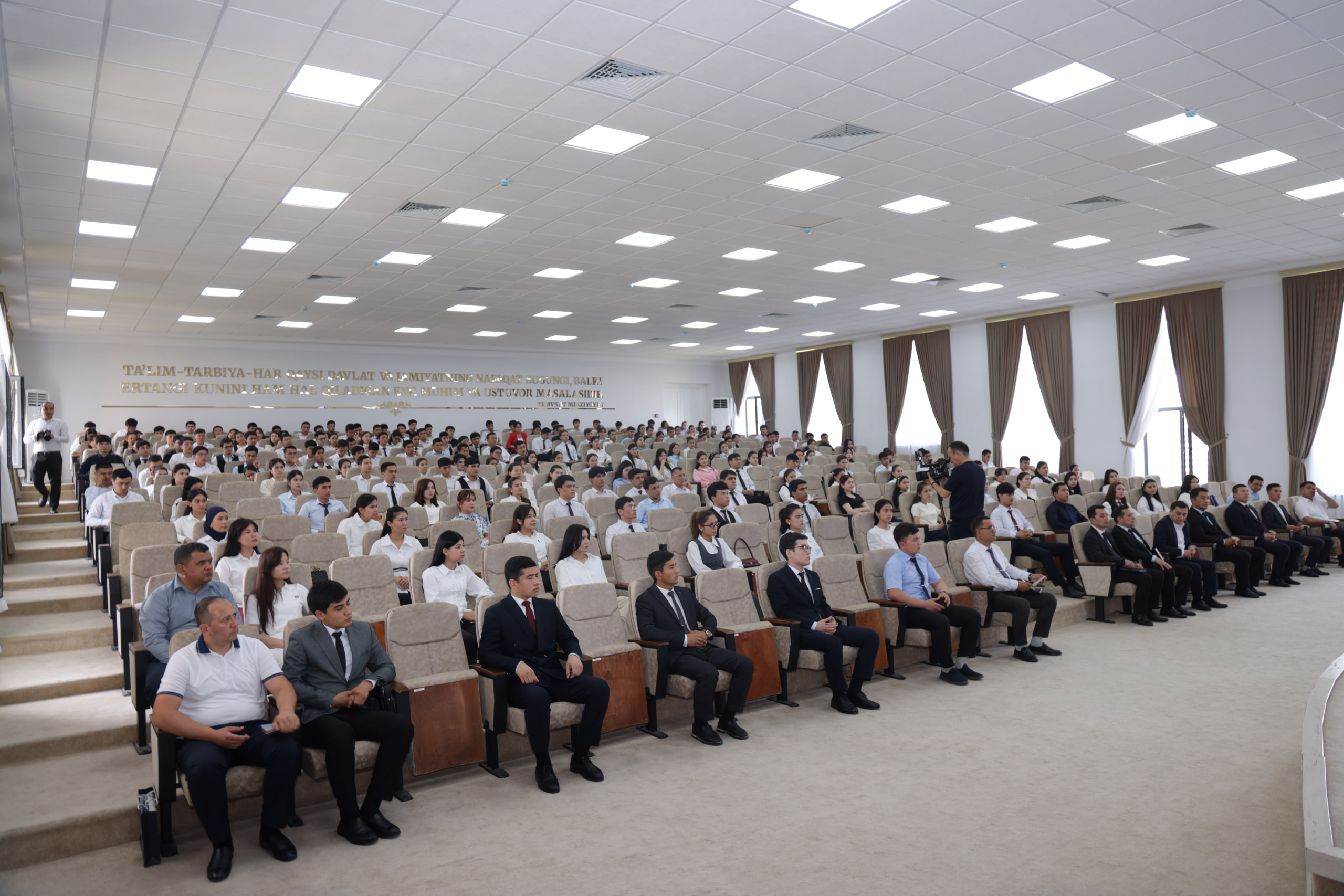 Namangan davlat universitetida “Konstitutsiya va yoshlar” mavzusida uchrashuv o‘tkazildi 1