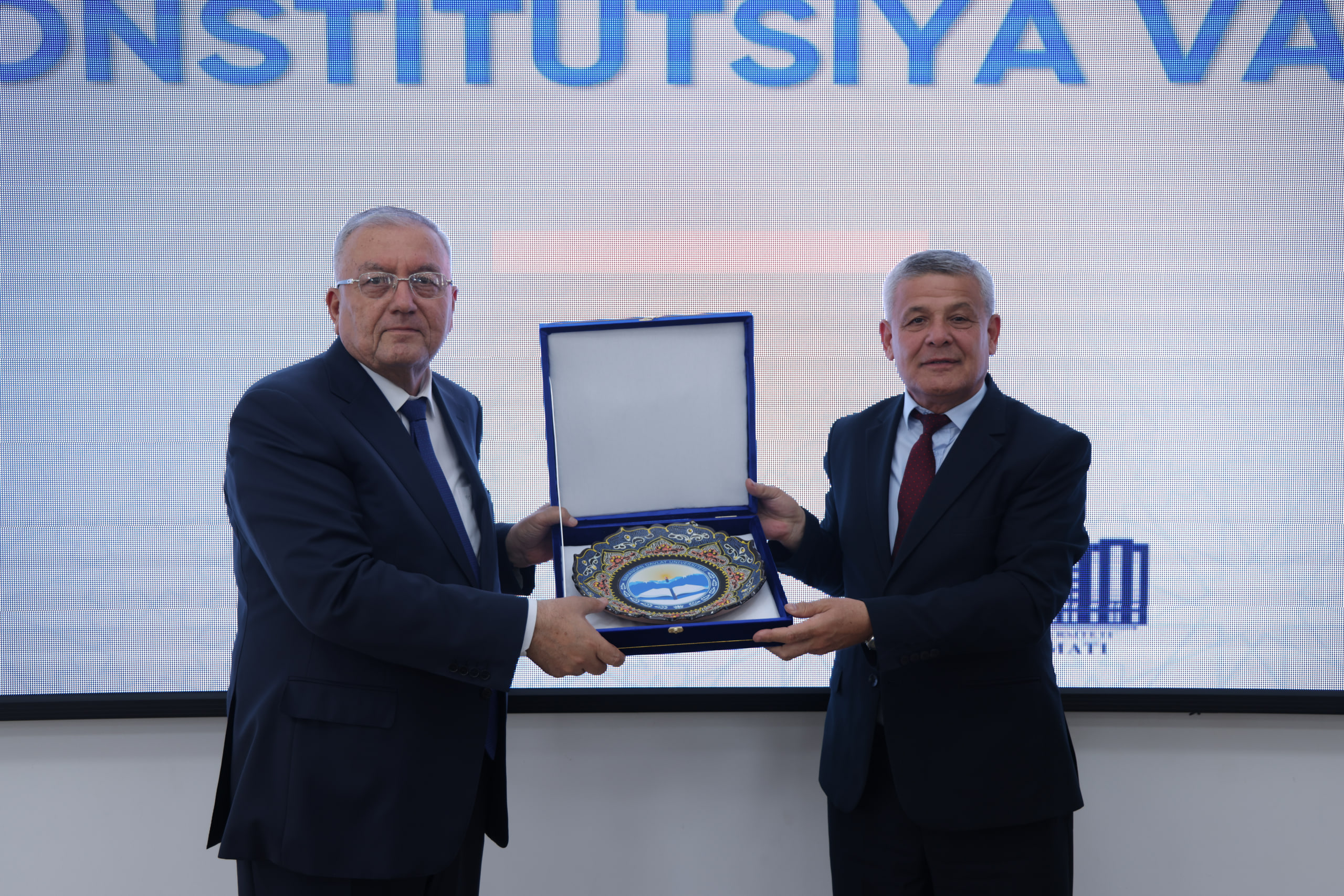 Namangan davlat universitetida “Konstitutsiya va yoshlar” mavzusida uchrashuv o‘tkazildi 7