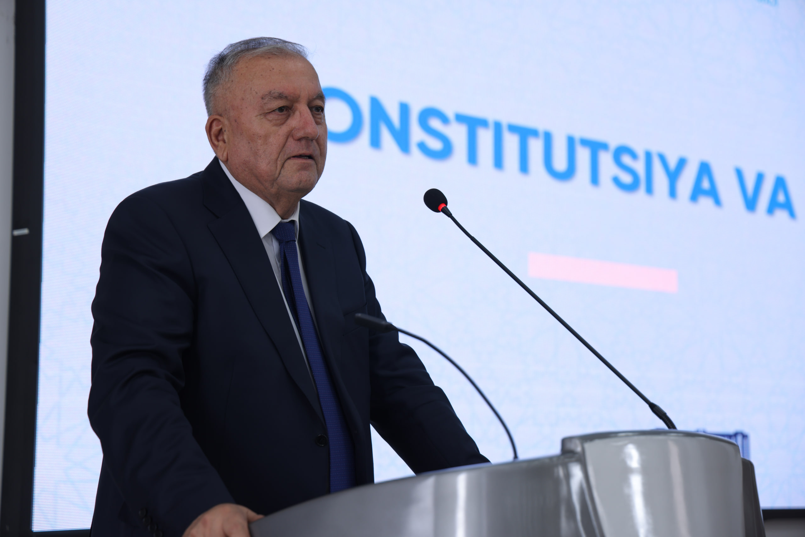 Namangan davlat universitetida “Konstitutsiya va yoshlar” mavzusida uchrashuv o‘tkazildi 8