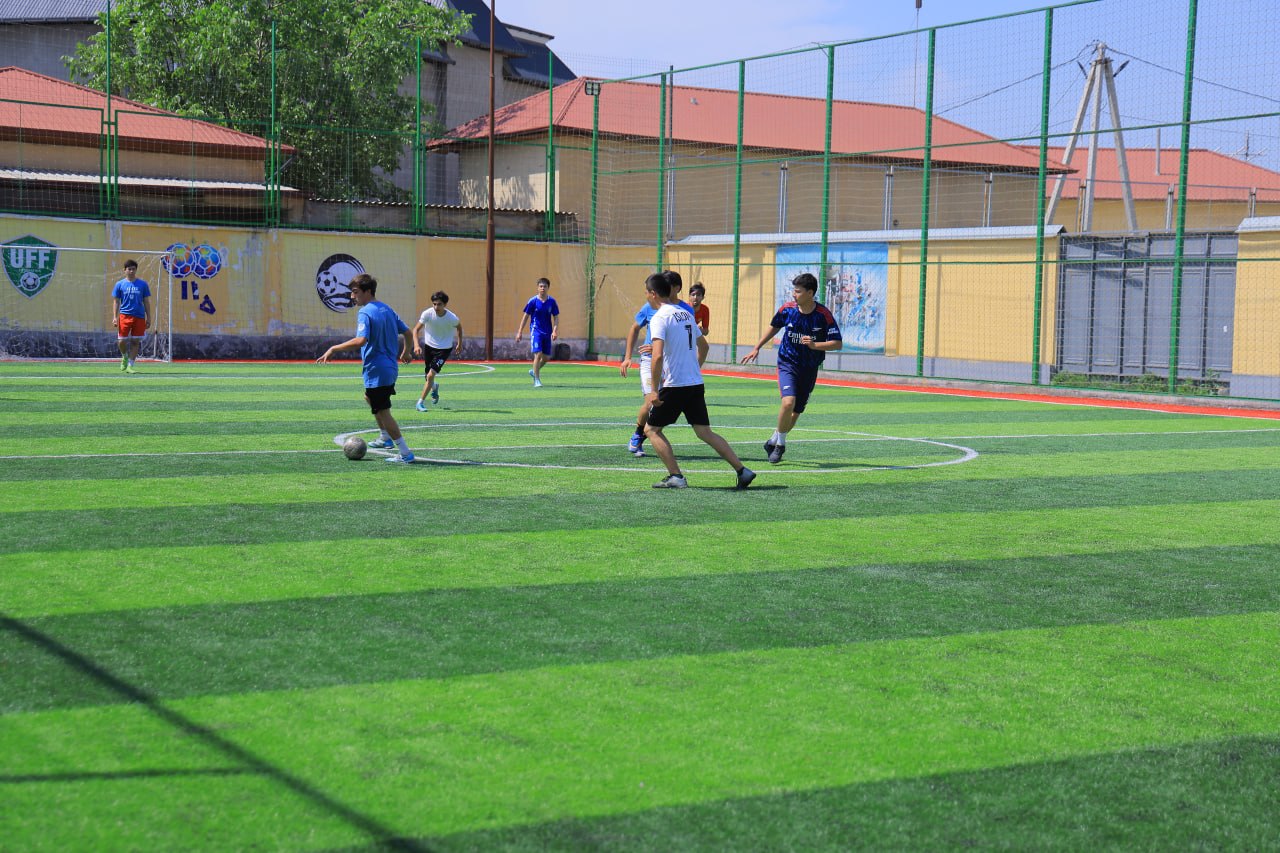 В Наманганском государственном университете в связи с празднованием «Дня молодежи» на высоком уровне были организованы спортивные соревнования в рамках фестиваля «Студенческая весна» среди студентов высших образовательных учреждений области. 9