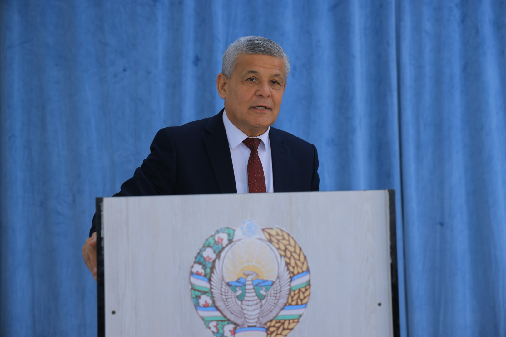Namangan davlat universiteti rektori Kosonsoy tumanidagi maktab direktorlari bilan uchrashuv oʻtkazdi