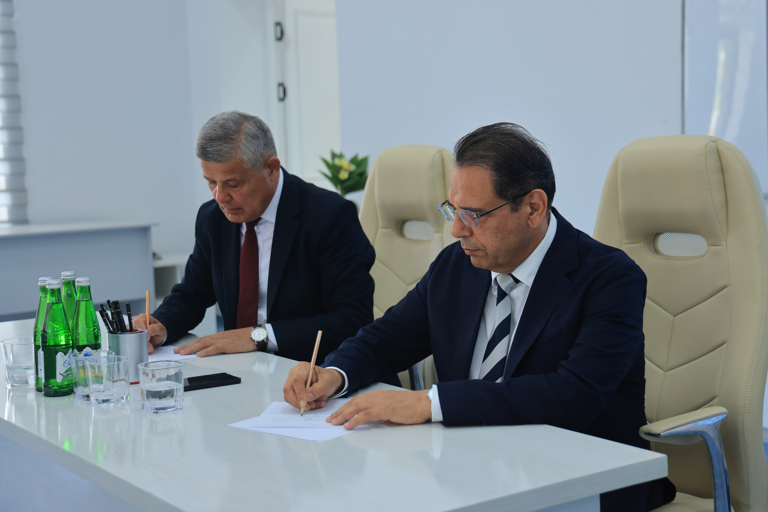 Vazir Namangan davlat universiteti professor-o‘qituvchilari bilan uchrashuv o‘tkazdi 7