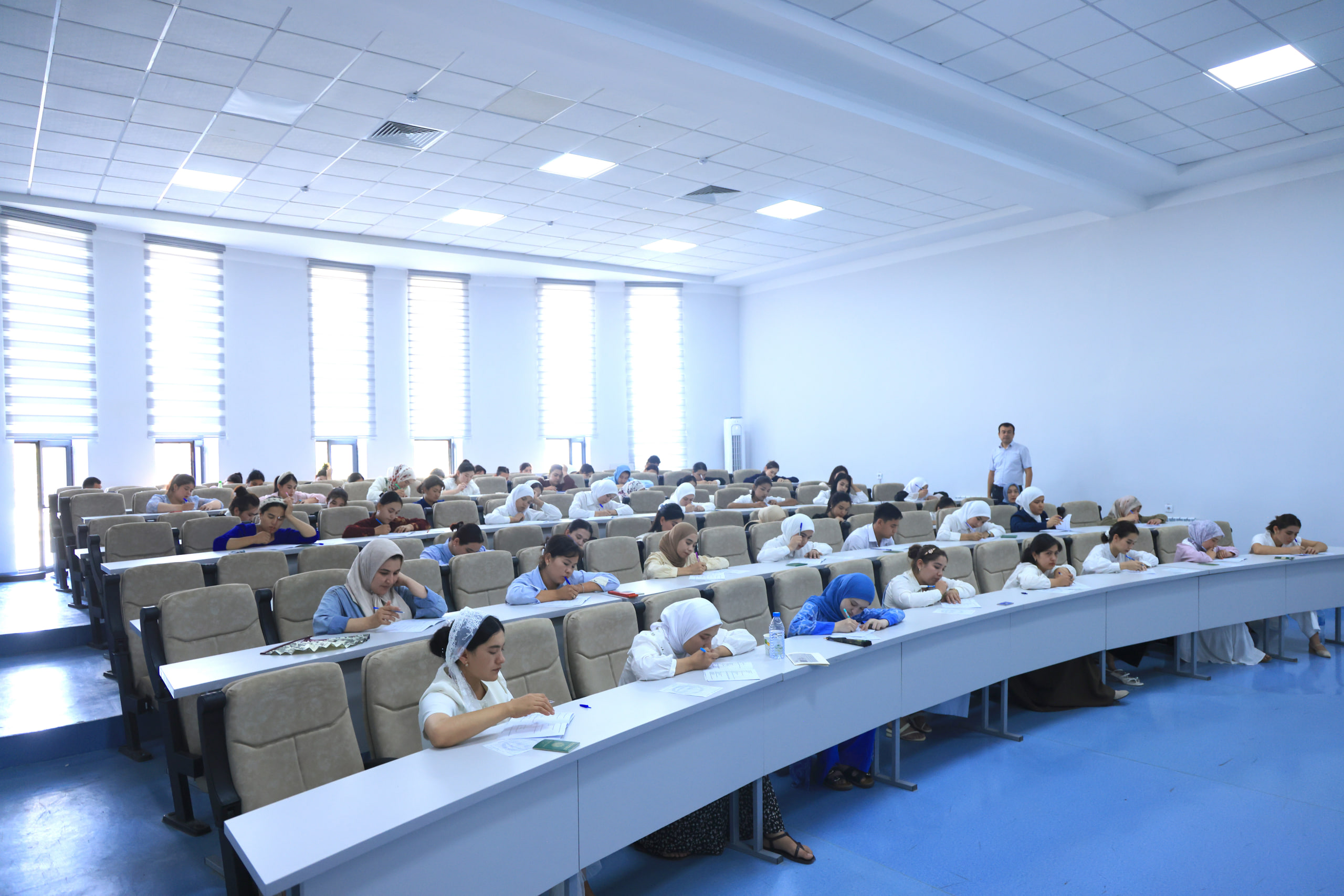 Namangan davlat universitetida yakuniy davlat attestatsiyalari o‘tkazilmoqda