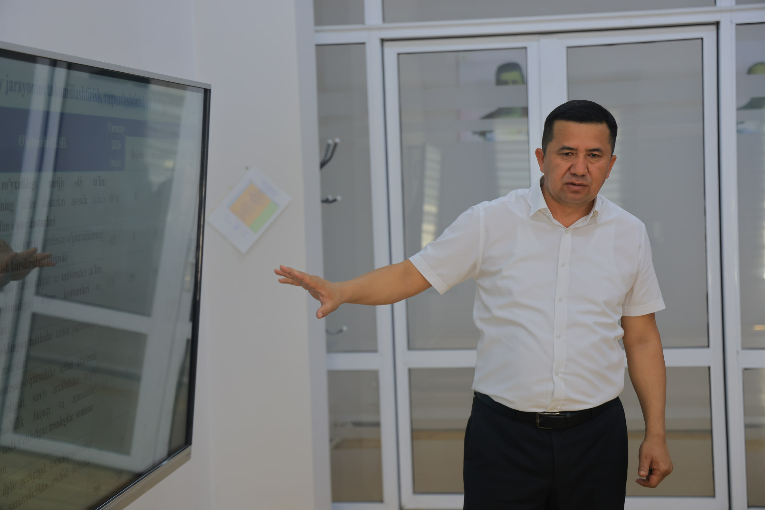 Namangan davlat universitetida 2026-yil maqsadli ko‘rsatkichlari ijrosining yarim yillik natijalari tanqidiy-tahliliy muhokama qilinmoqda 2