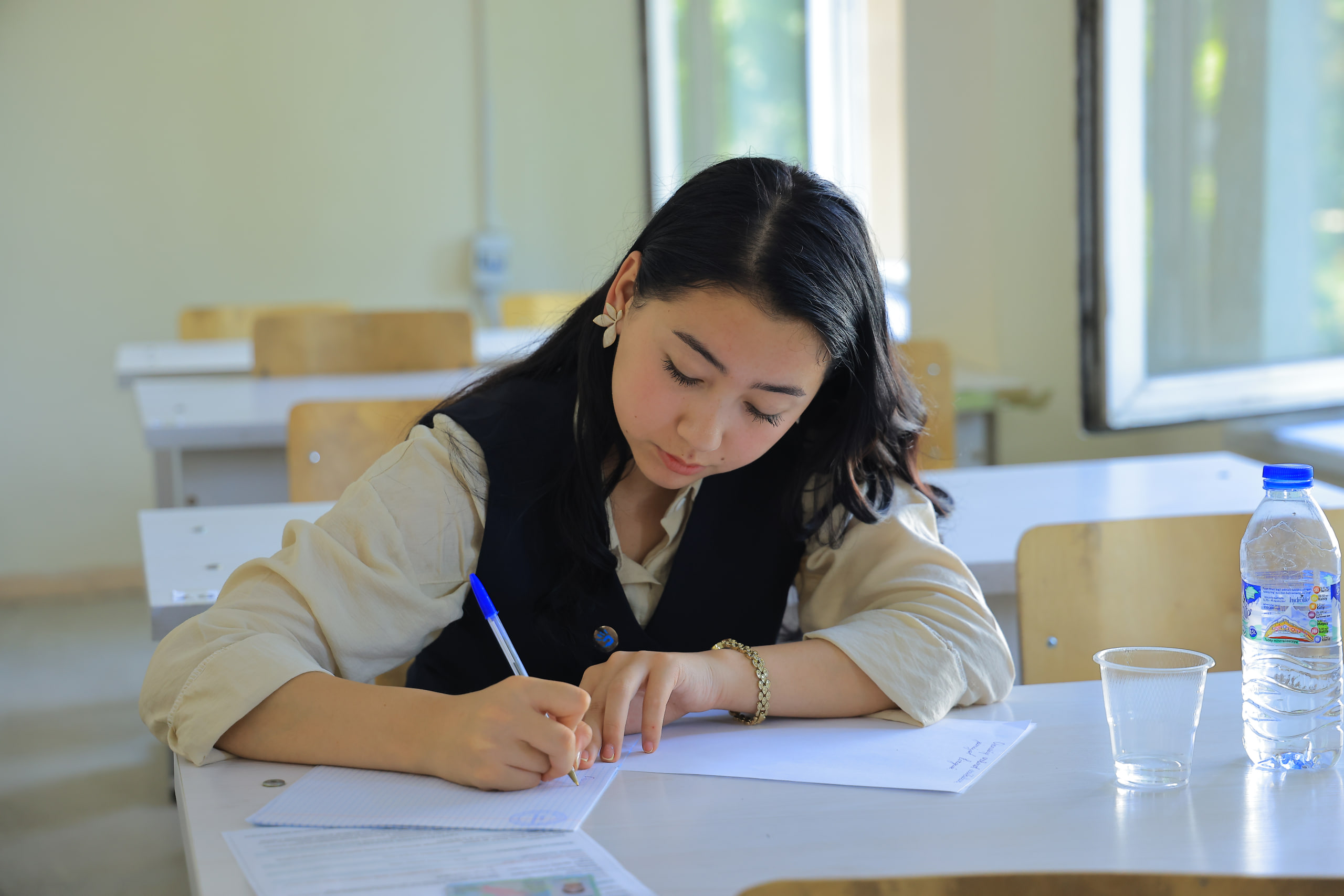 Namangan davlat universitetida kasbiy (ijodiy) imtihonlarning birinchi kuni davom etmoqda 5