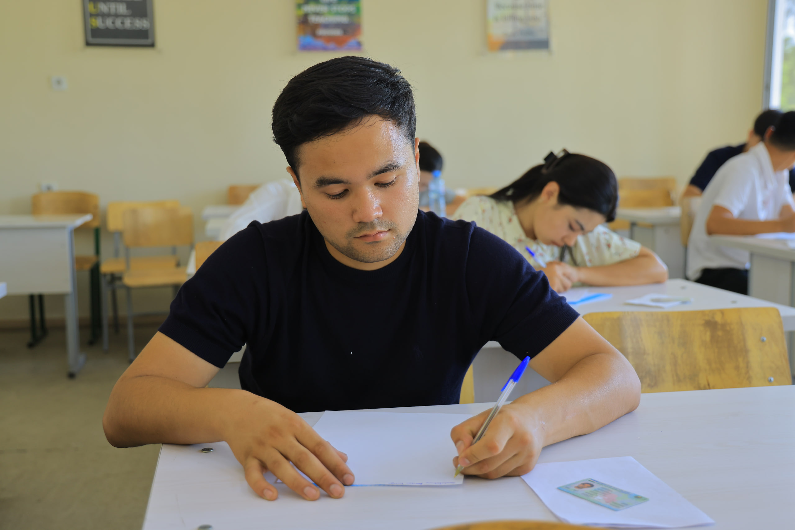 Namangan davlat universitetida kasbiy (ijodiy) imtihonlarning birinchi kuni davom etmoqda 8