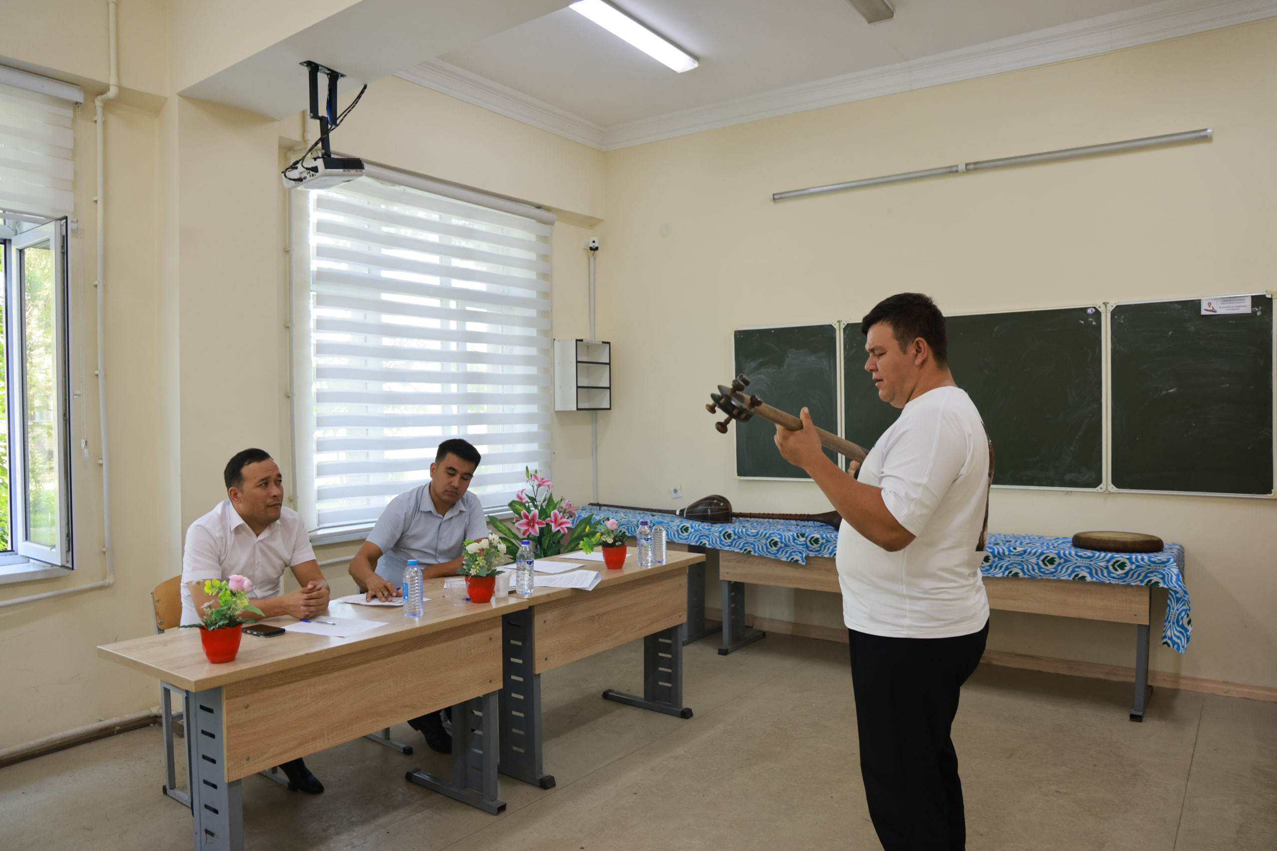 Namangan davlat universitetida kasbiy (ijodiy) imtihonlarning ikkinchi kuni boshlandi