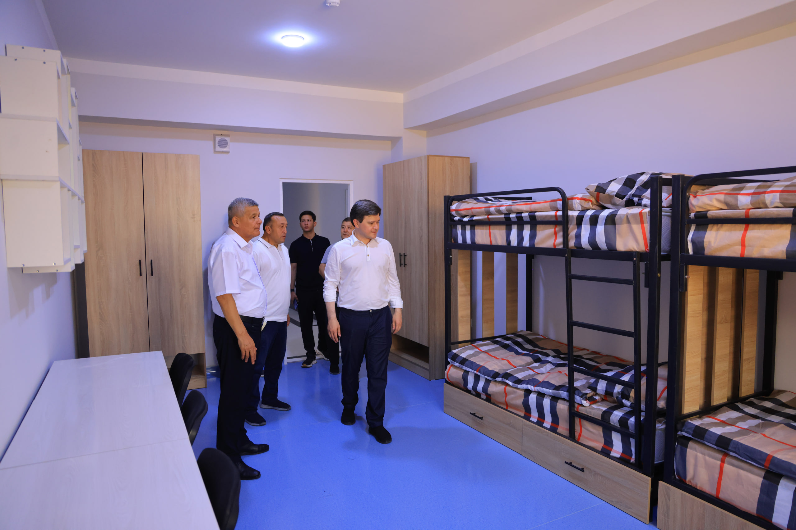 Oliy ta’lim, fan va innovatsiyalar vazirining birinchi o‘rinbosari Namangan davlat universitetining yangi kampusi bilan tanishdi 8