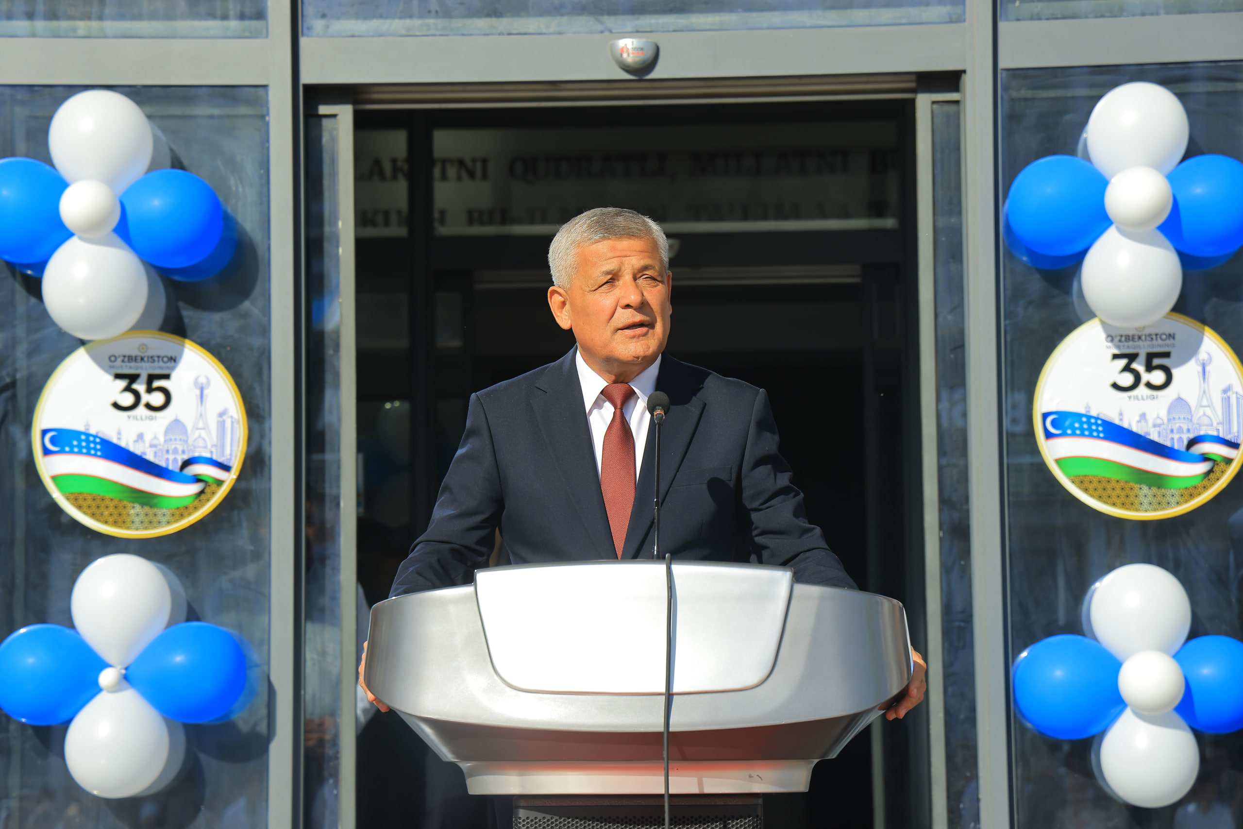 Namangan davlat universitetida yangi o‘quv yili boshlanishi munosabati bilan tantanali bayram tadbiri bo‘lib o‘tdi 6
