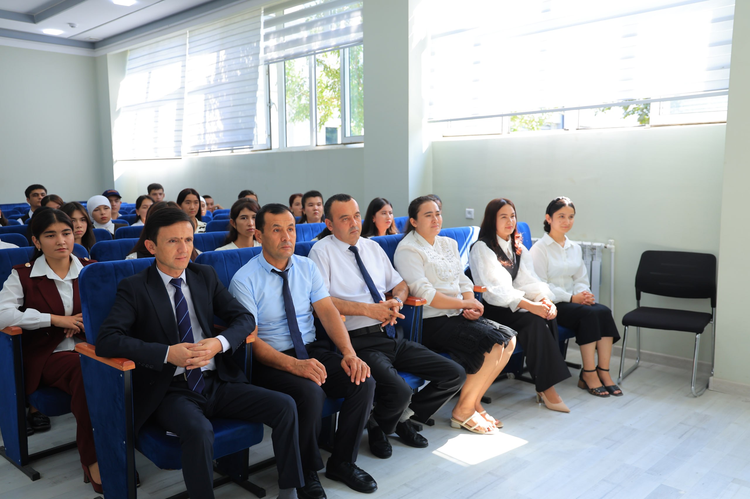 “Yangi O‘zbekiston yoshlar nigohida” mavzusida davra suhbati o‘tkazildi 3